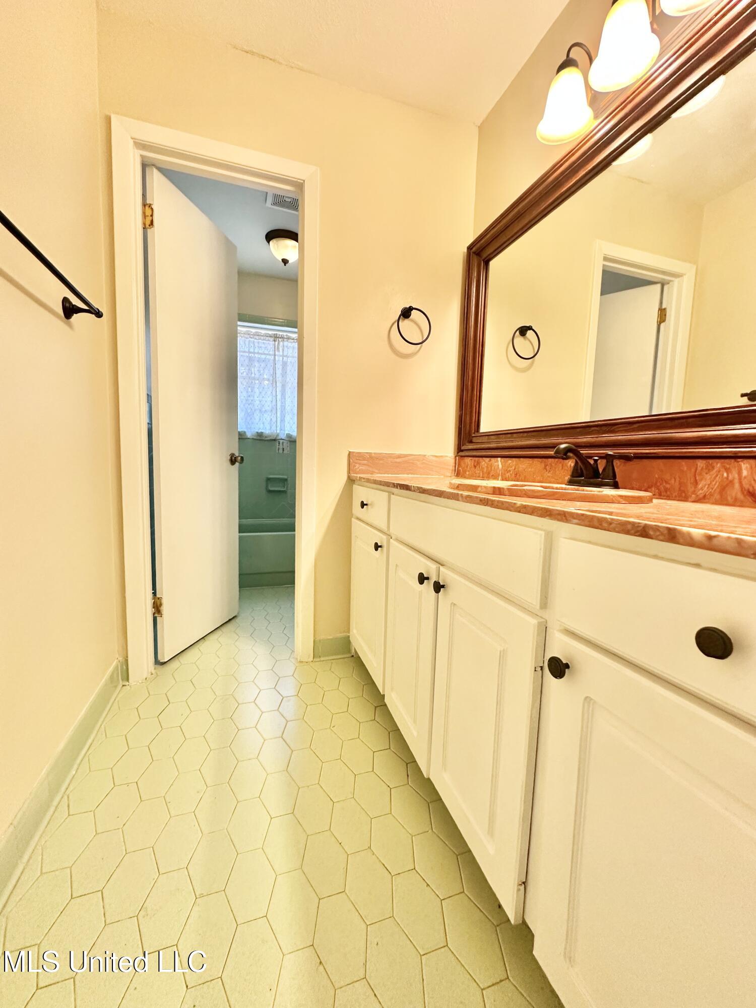 1002 Mark Drive Property Photo 25