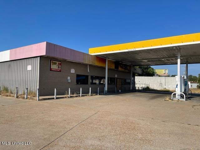 1141 University Boulevard Property Photo 4