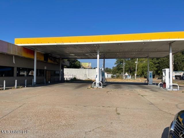 1141 University Boulevard Property Photo 5