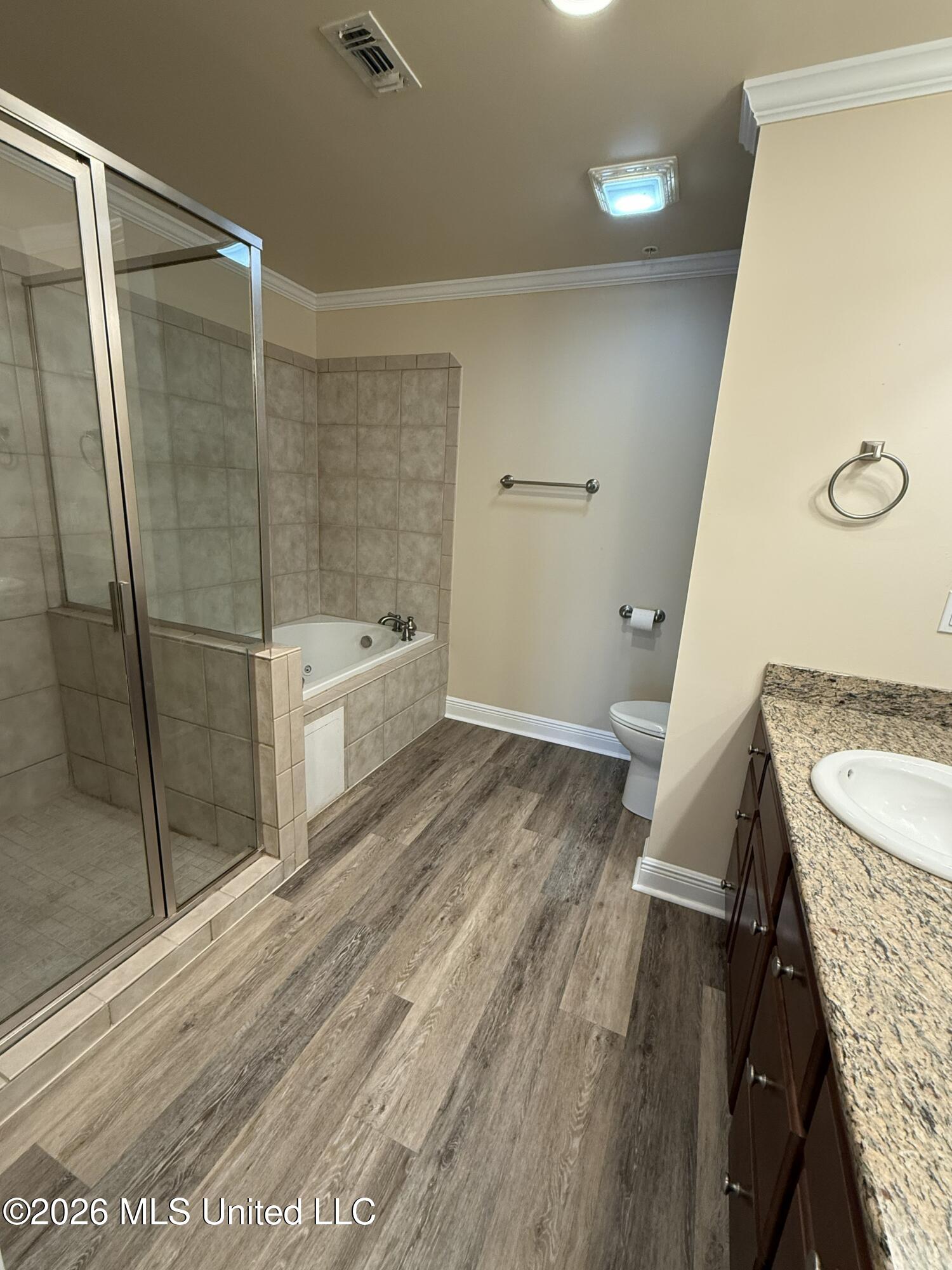 414 Elegans Court Property Photo 28