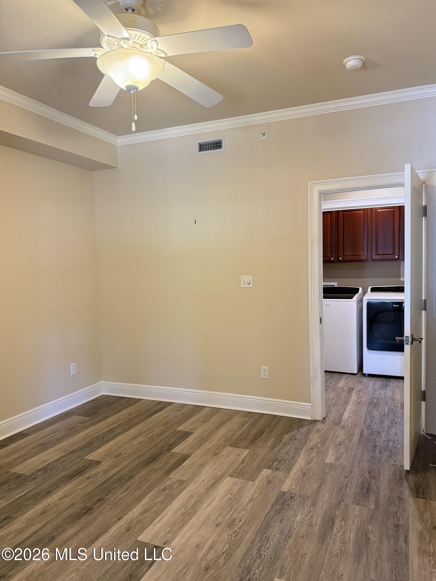 414 Elegans Court Property Photo 33
