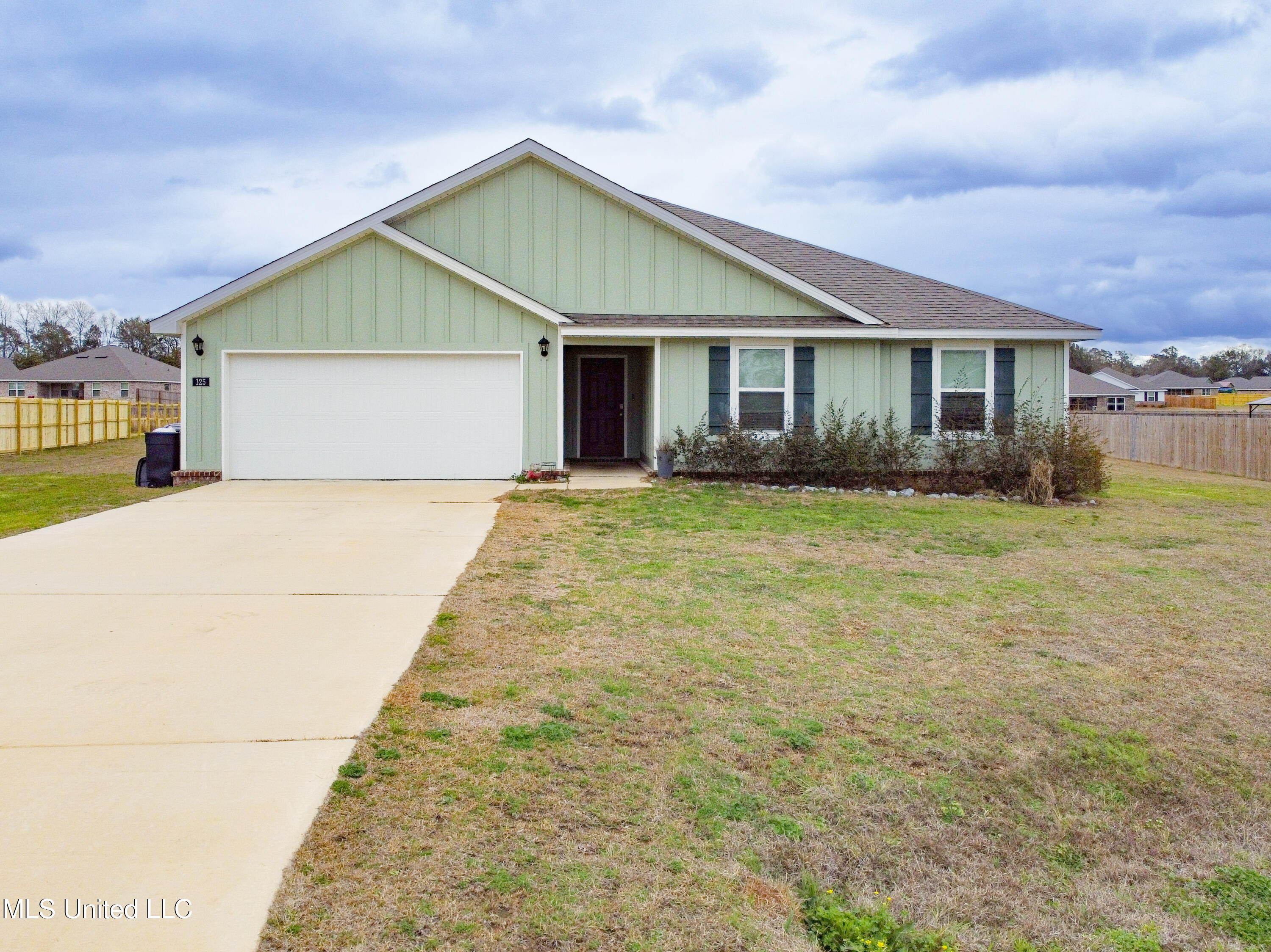125 Mulberry Drive Property Photo 1