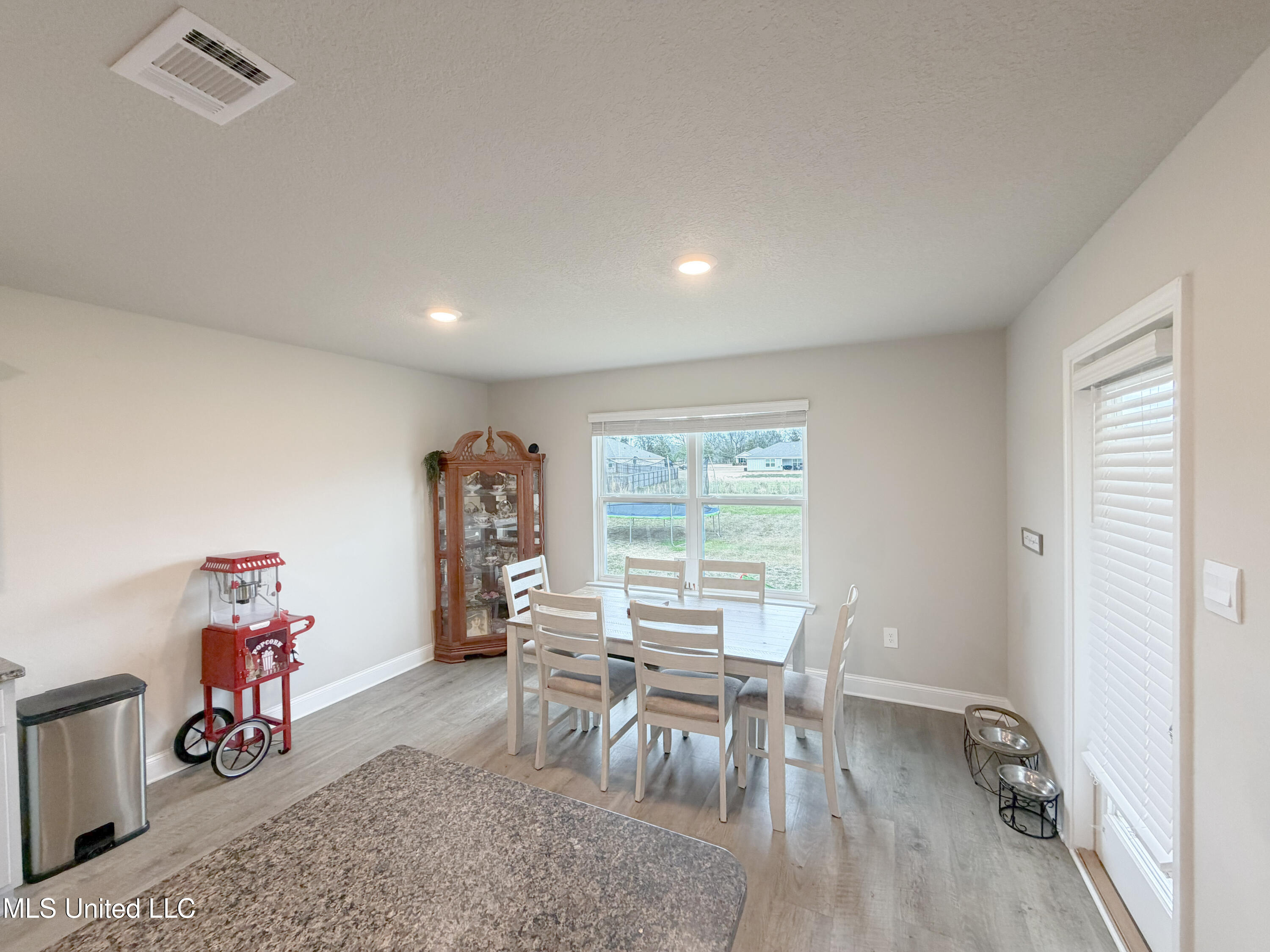 125 Mulberry Drive Property Photo 4