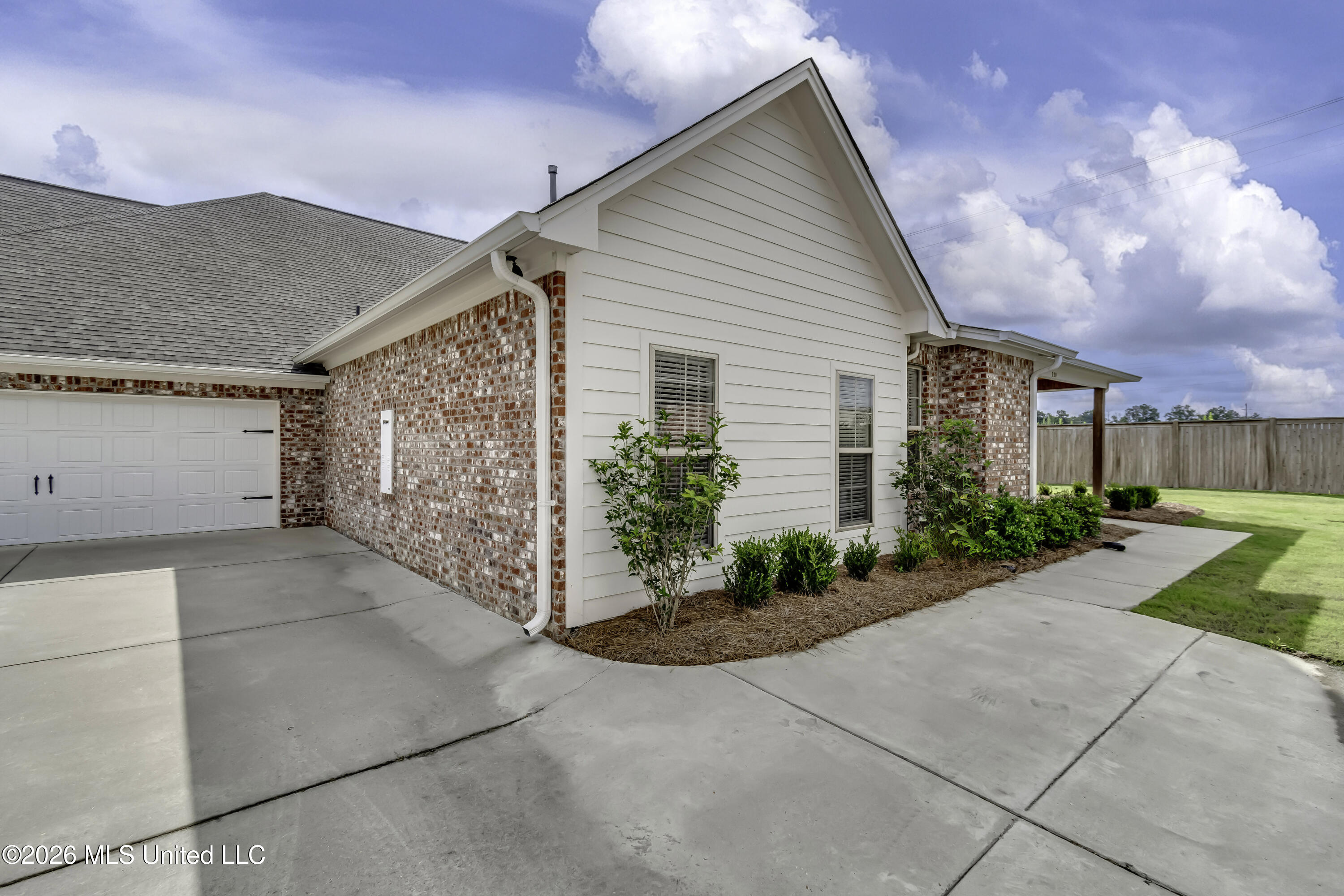 220 Freedom Ring Drive Property Photo 6
