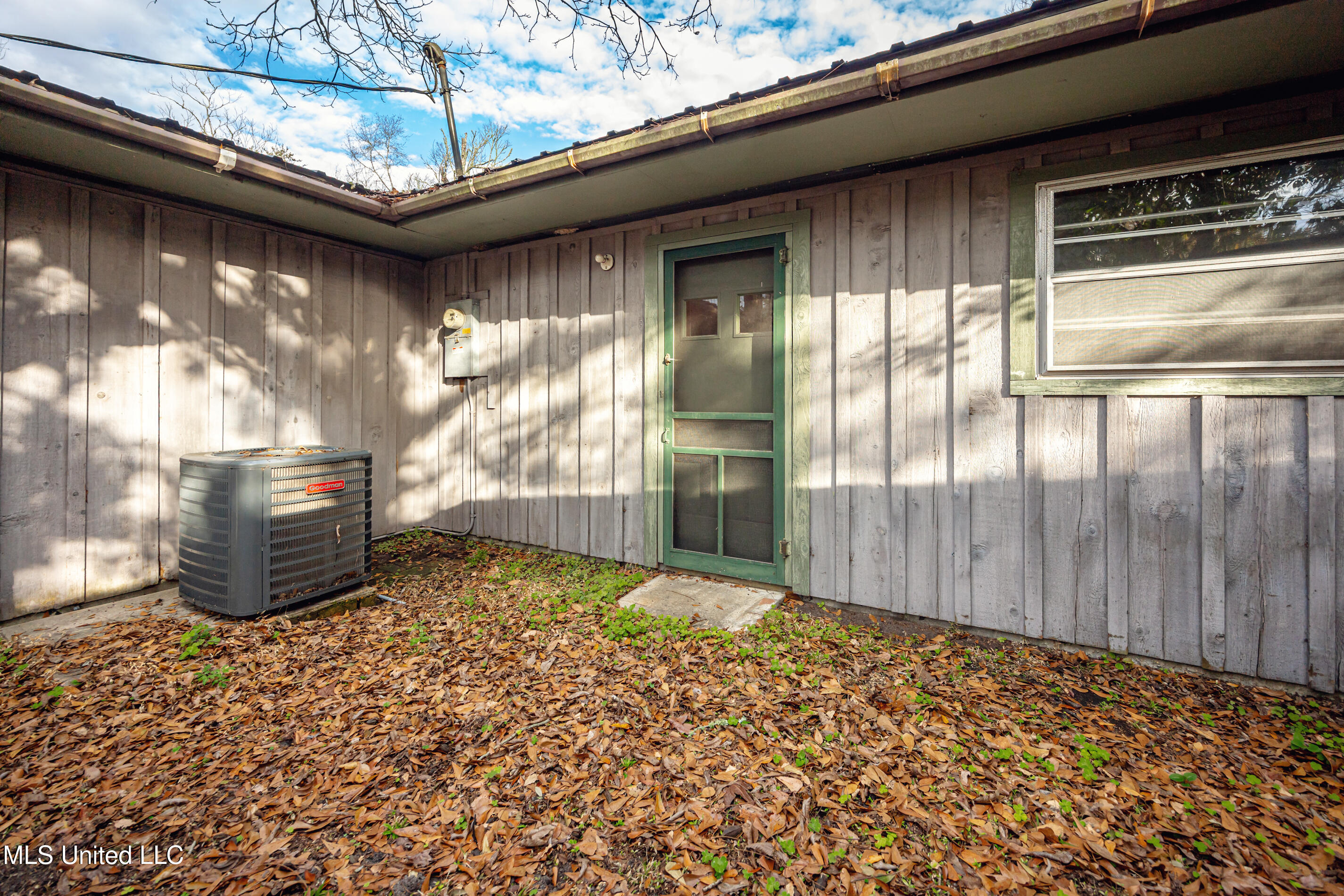 510 Ward Avenue Property Photo 33