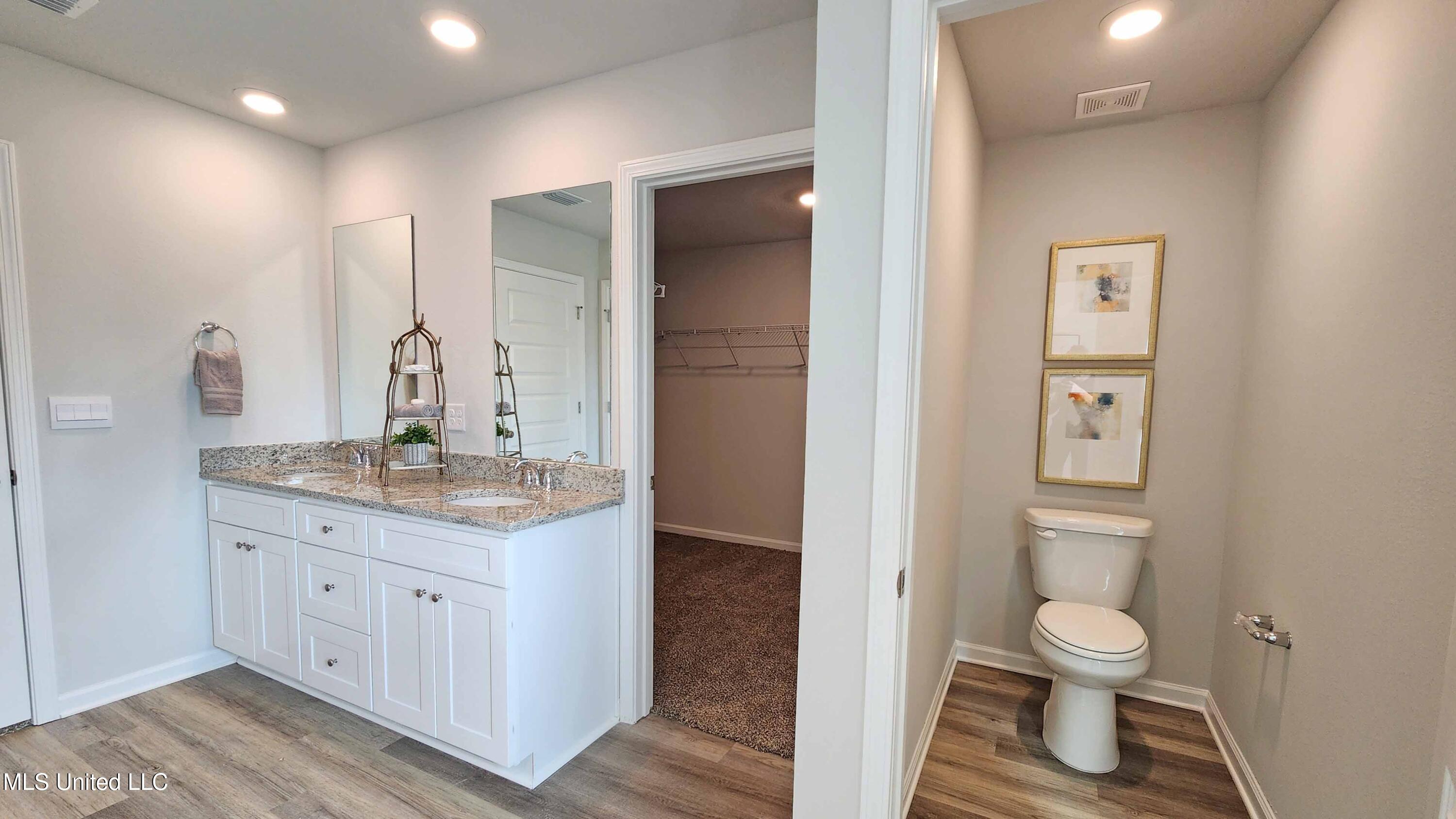 13401 Pond Ridge Way Property Photo 19