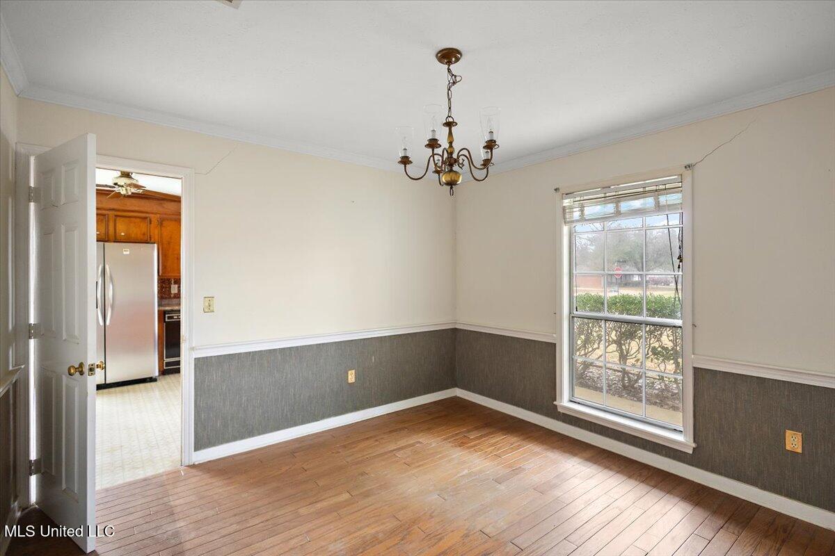200 Hawthorne Drive Property Photo 9