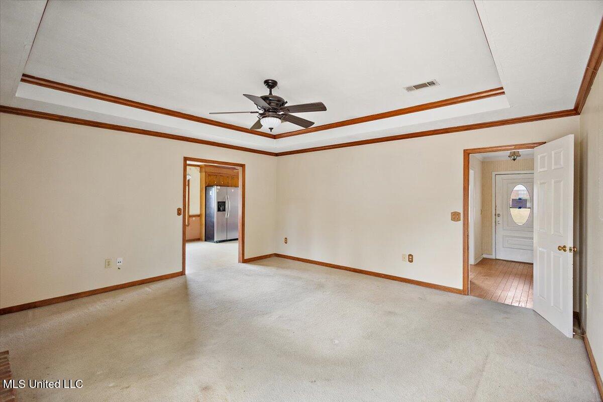 200 Hawthorne Drive Property Photo 12