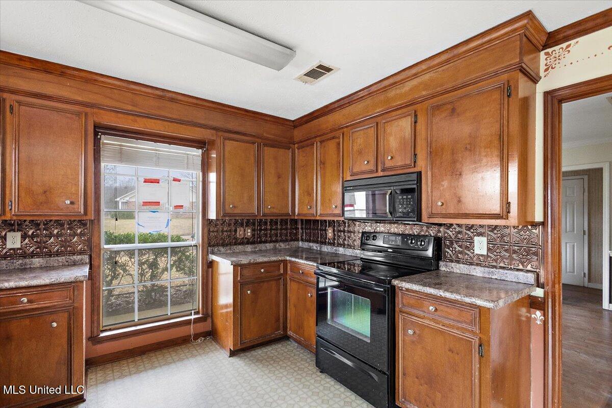 200 Hawthorne Drive Property Photo 17