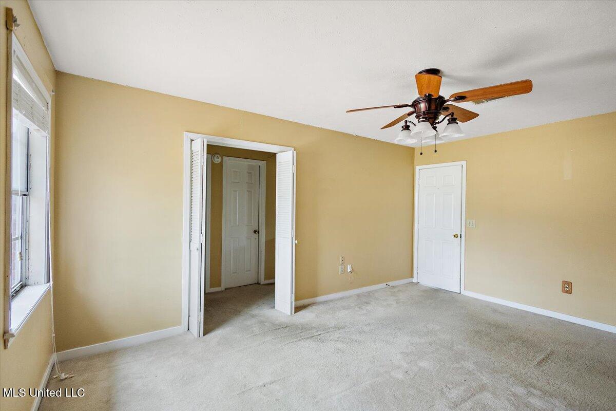 200 Hawthorne Drive Property Photo 20