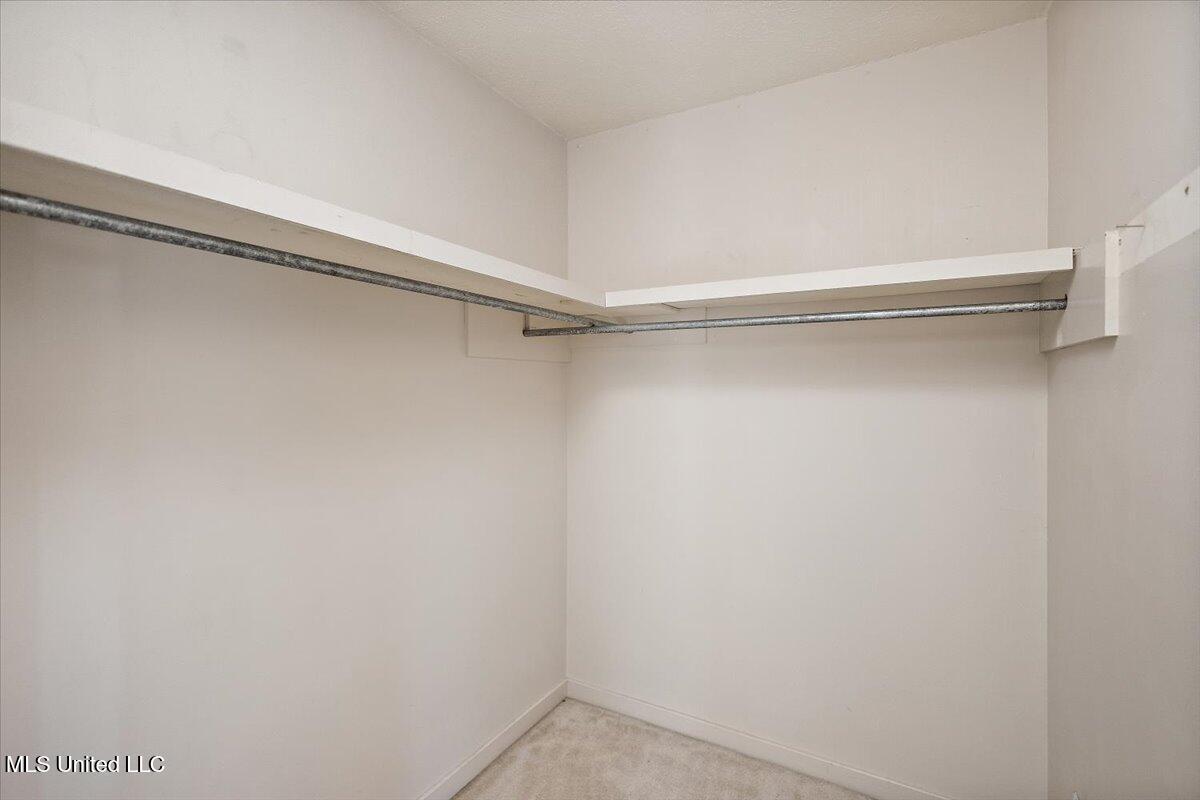 200 Hawthorne Drive Property Photo 23