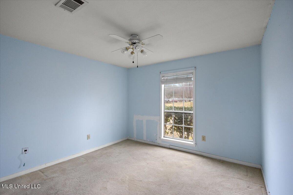 200 Hawthorne Drive Property Photo 27