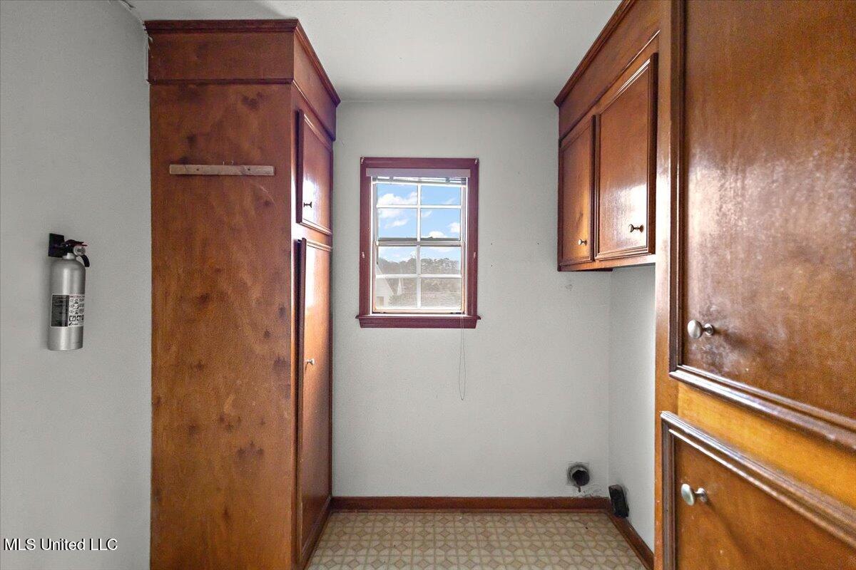 200 Hawthorne Drive Property Photo 29