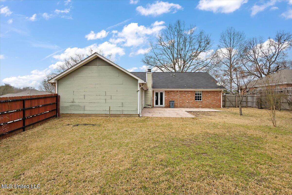 200 Hawthorne Drive Property Photo 33
