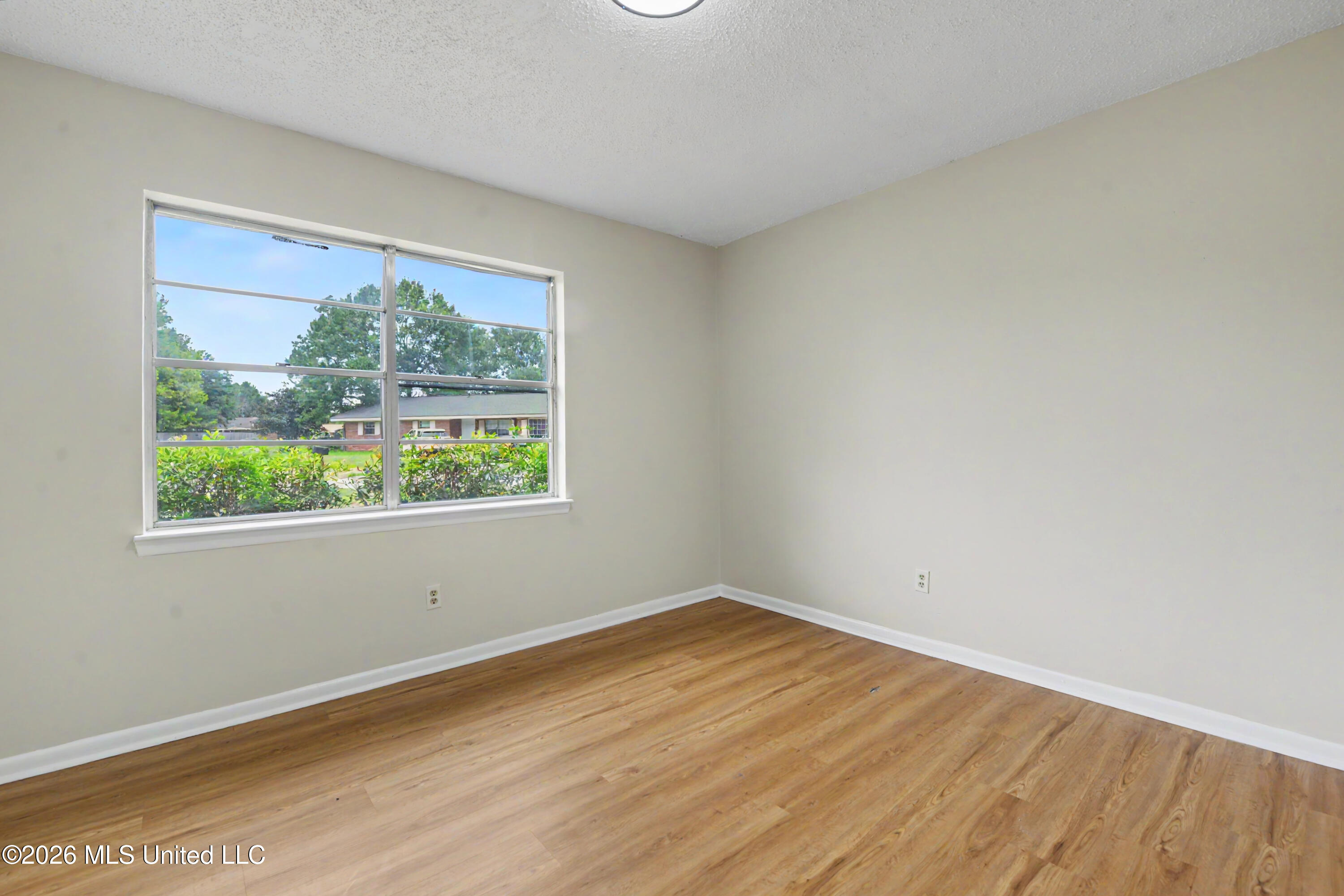 2502 Halsel Street Property Photo 15