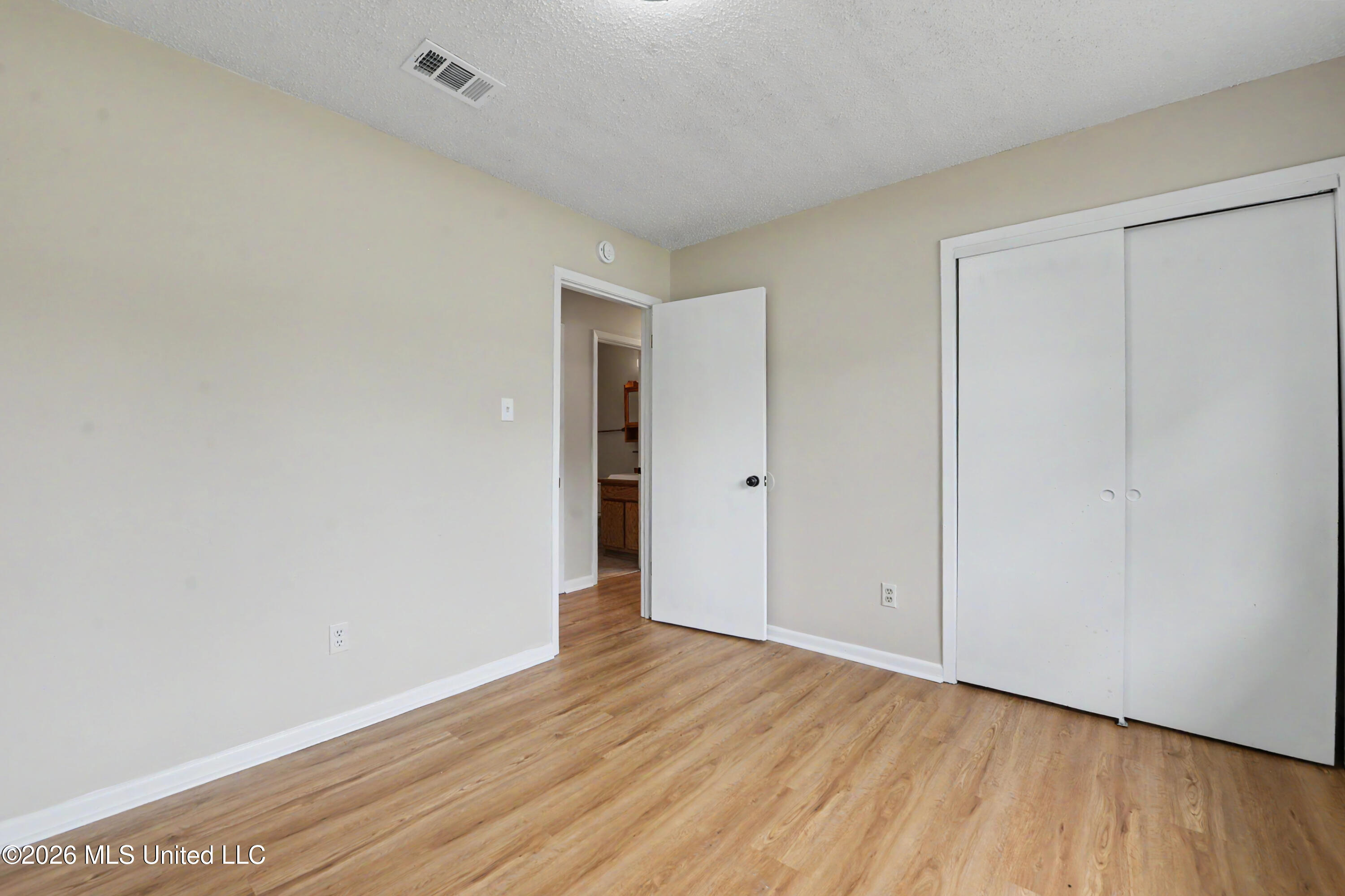 2502 Halsel Street Property Photo 16