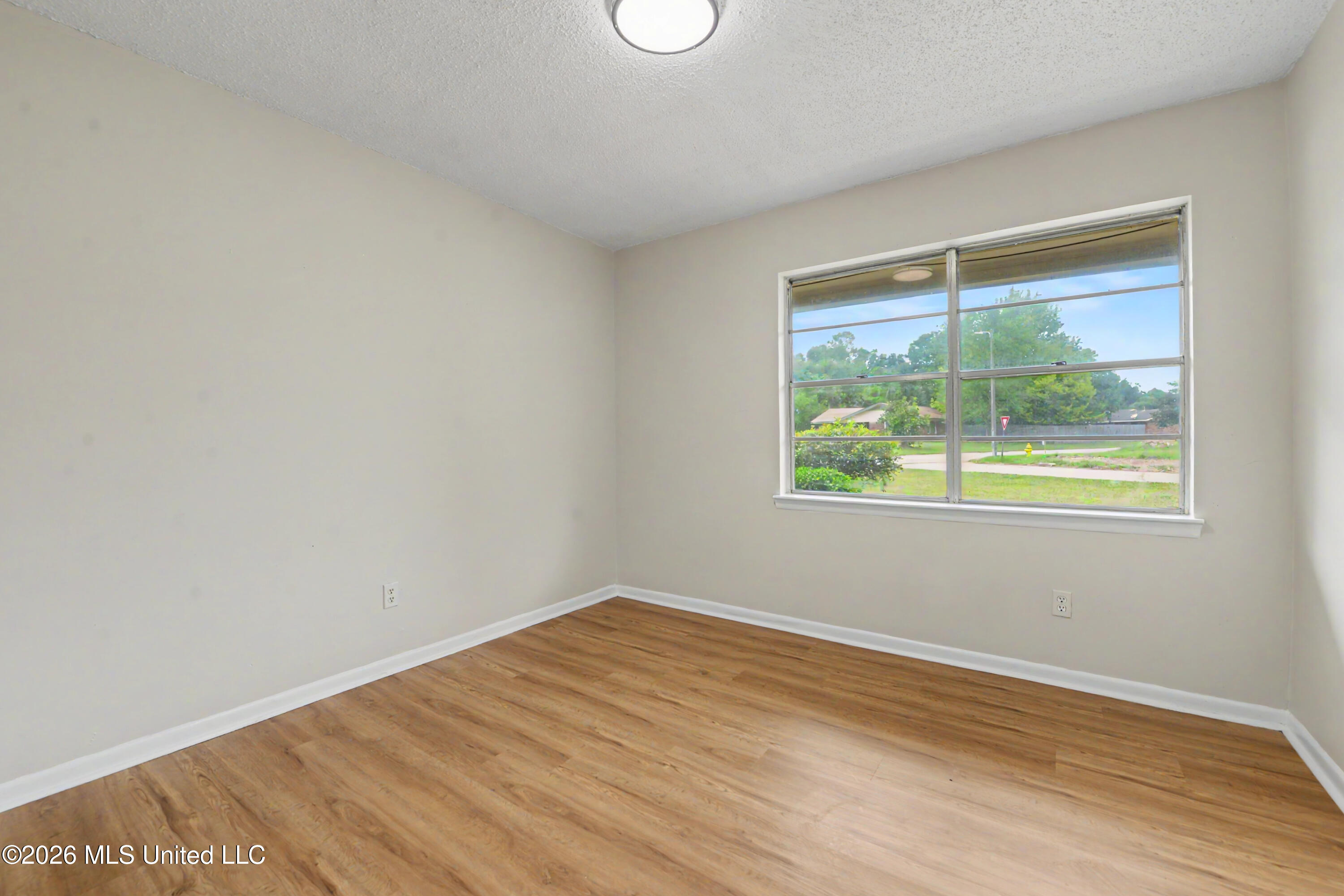 2502 Halsel Street Property Photo 17