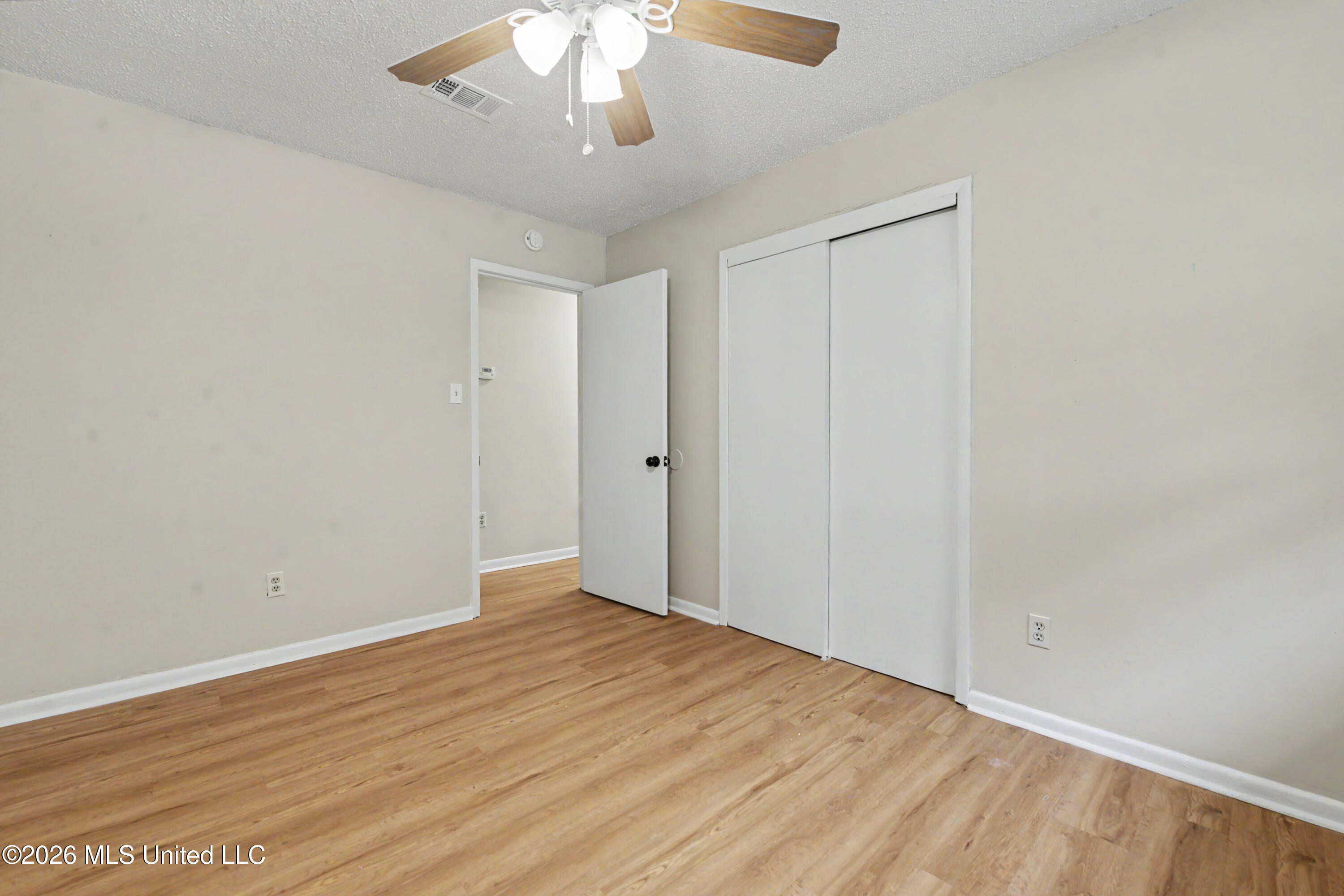 2502 Halsel Street Property Photo 21