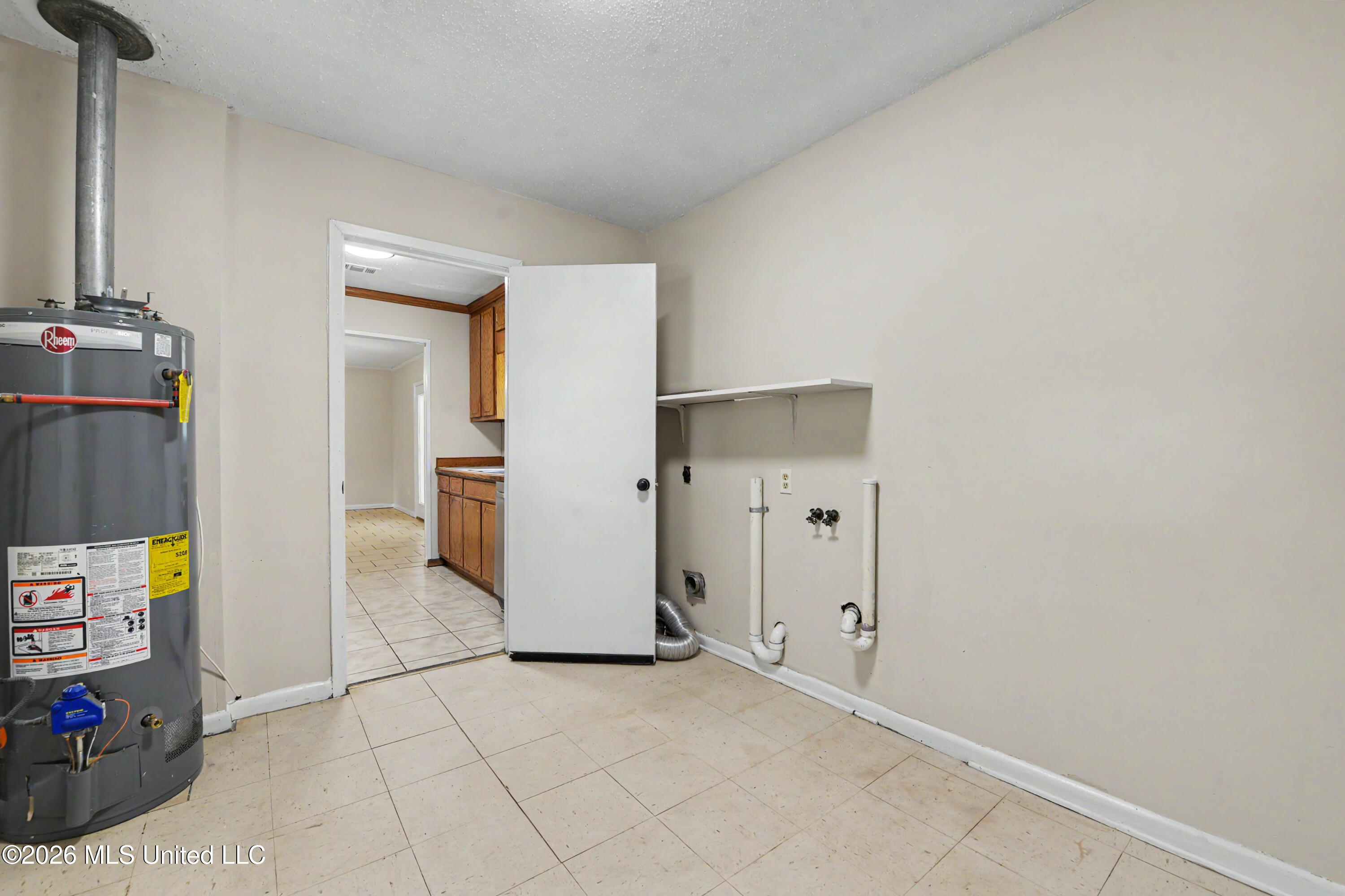 2502 Halsel Street Property Photo 22