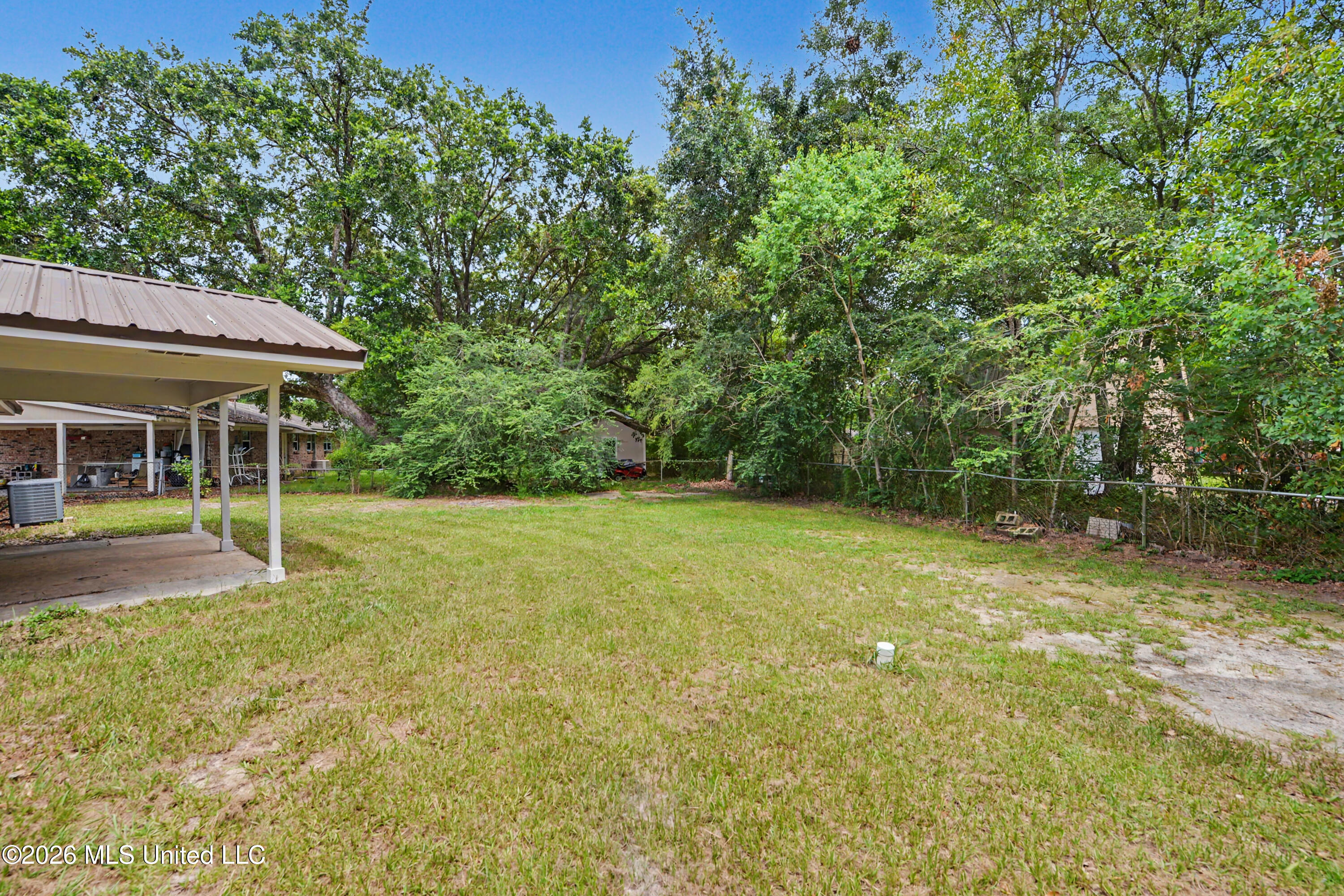 2502 Halsel Street Property Photo 23