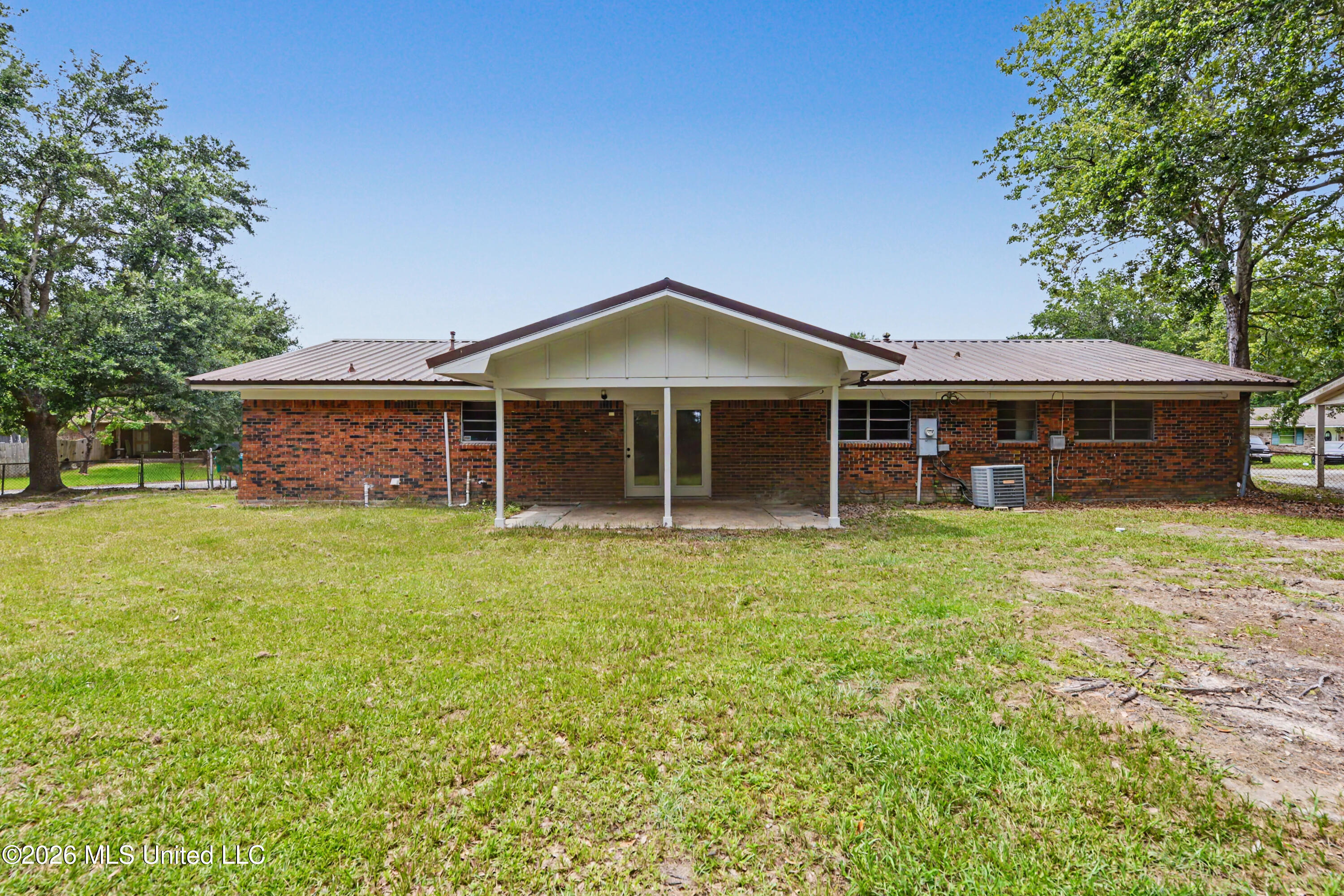 2502 Halsel Street Property Photo 24