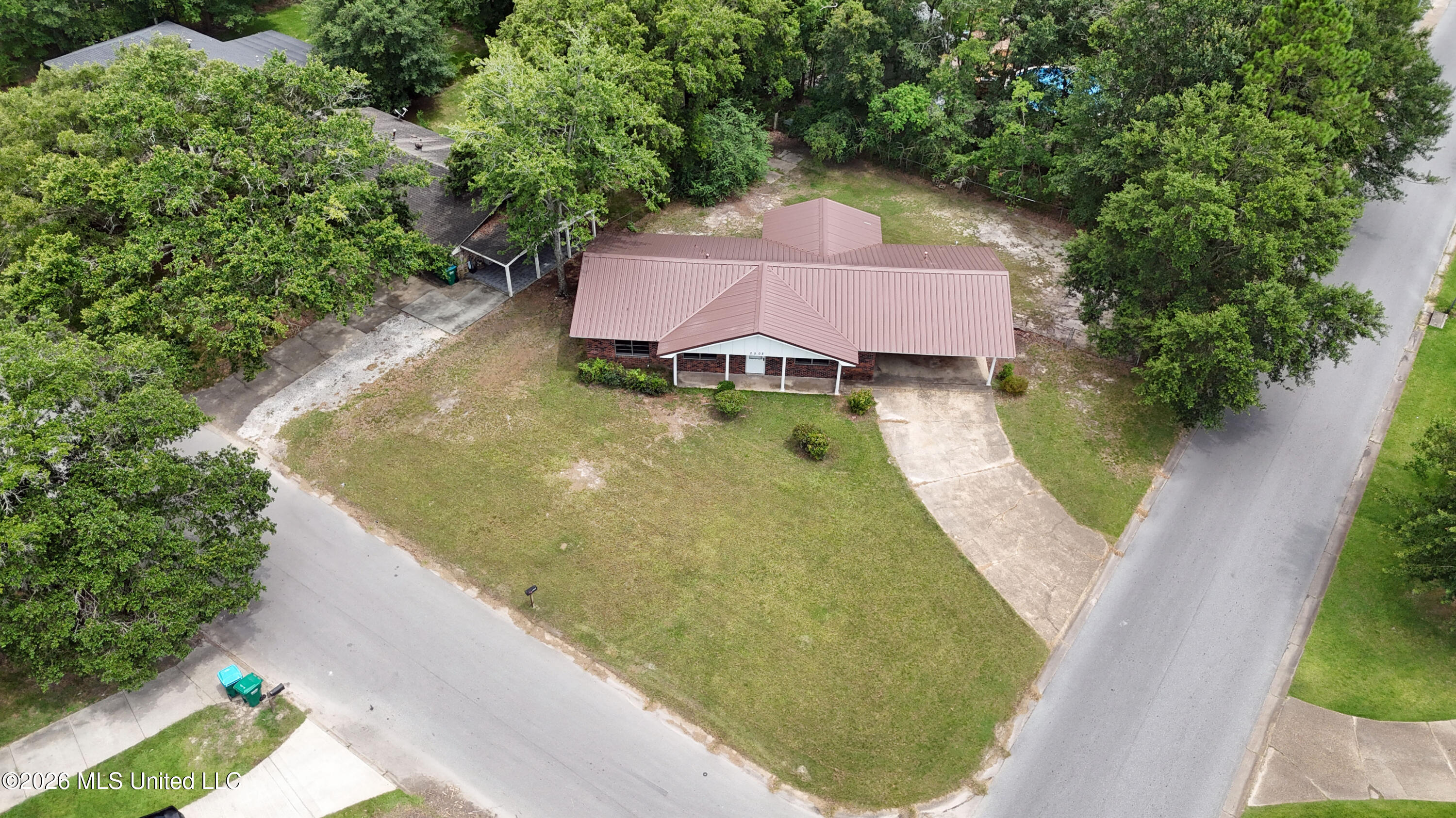 2502 Halsel Street Property Photo 25