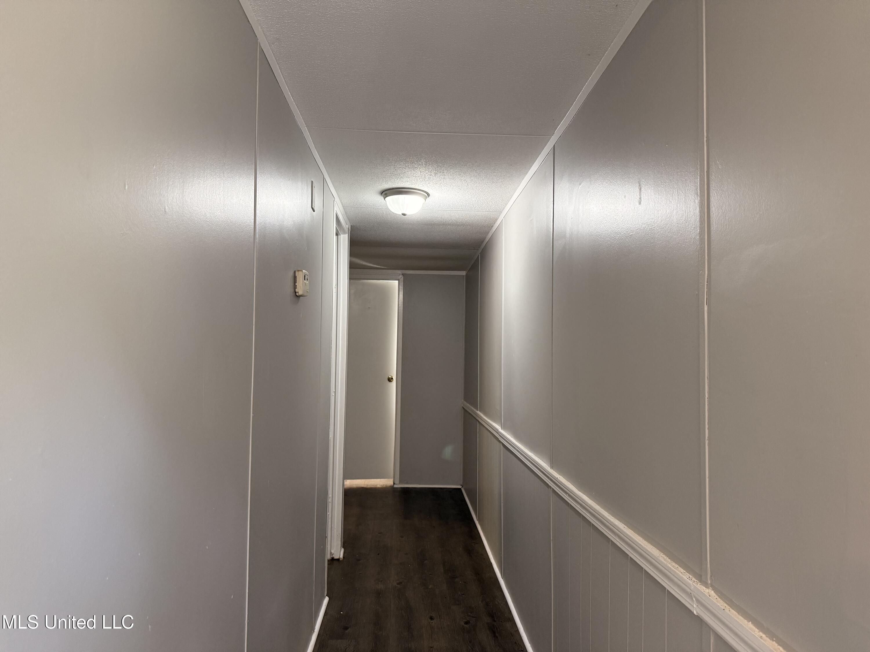 505 Hillview Court Property Photo 9