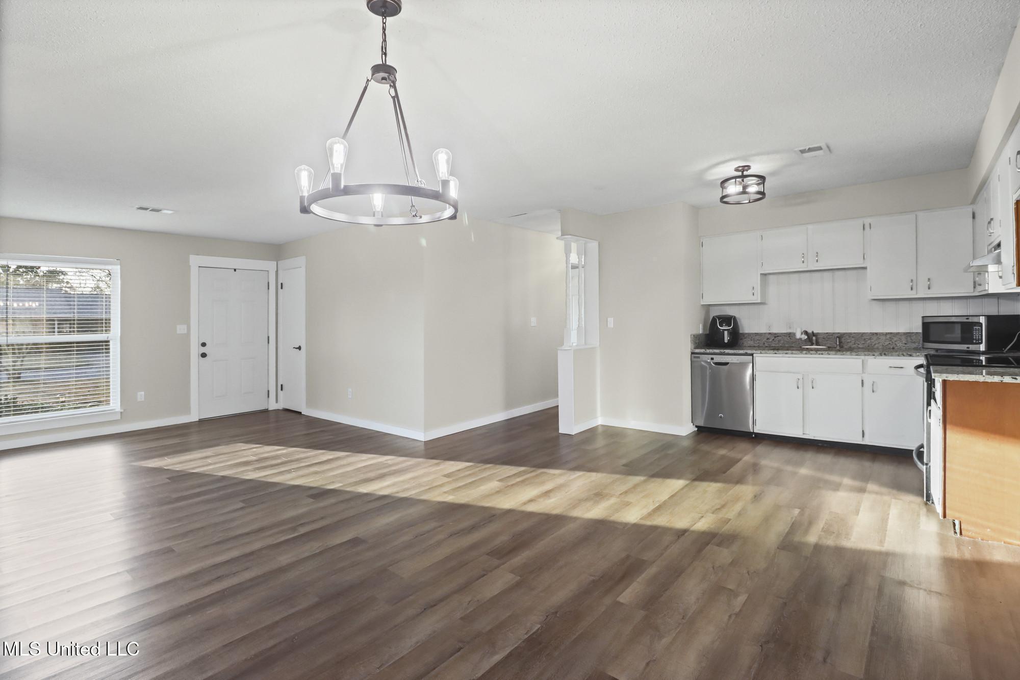 110 Jamaica Street Property Photo 11