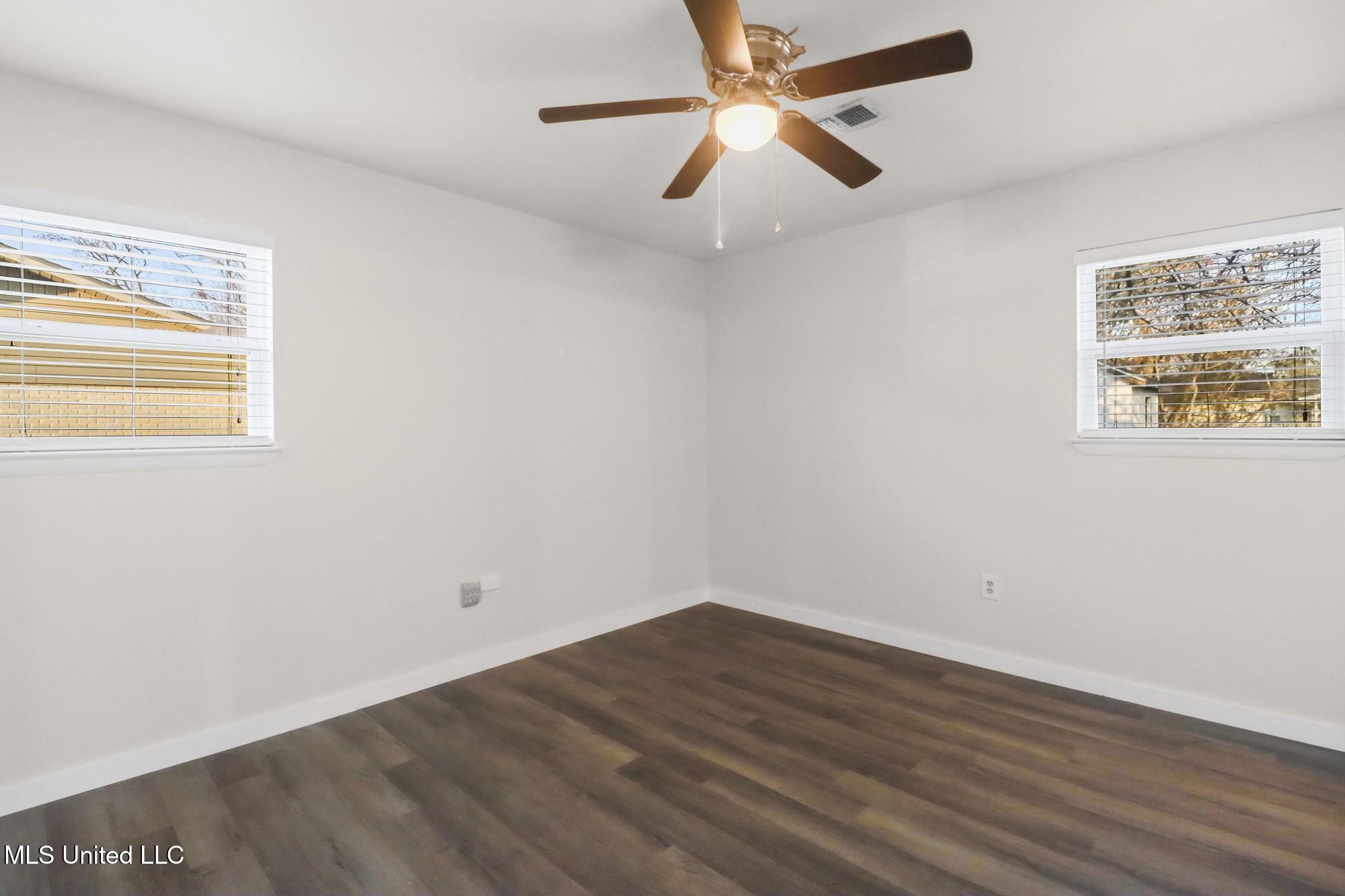 110 Jamaica Street Property Photo 14