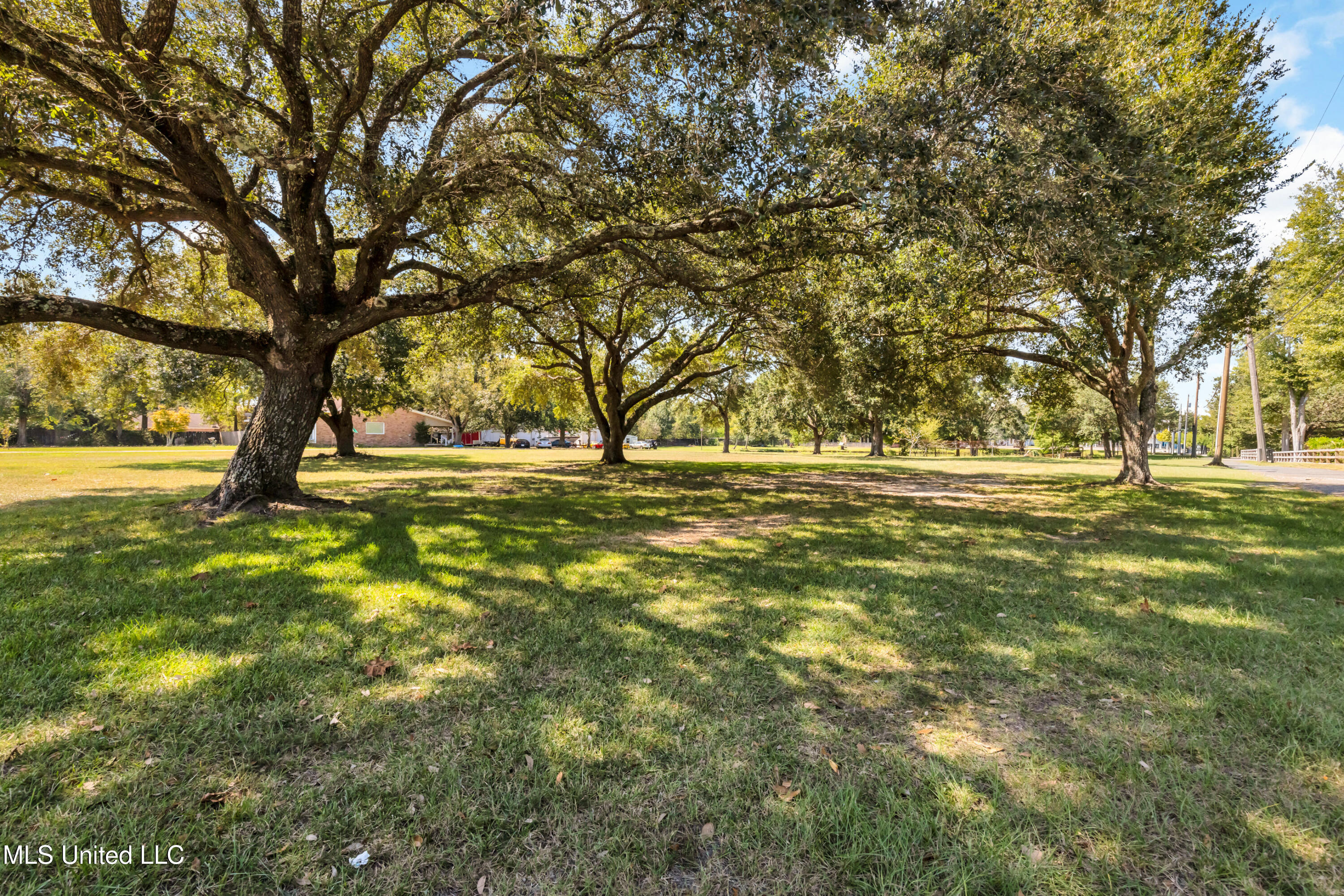 12529 Canal Road Property Photo 3