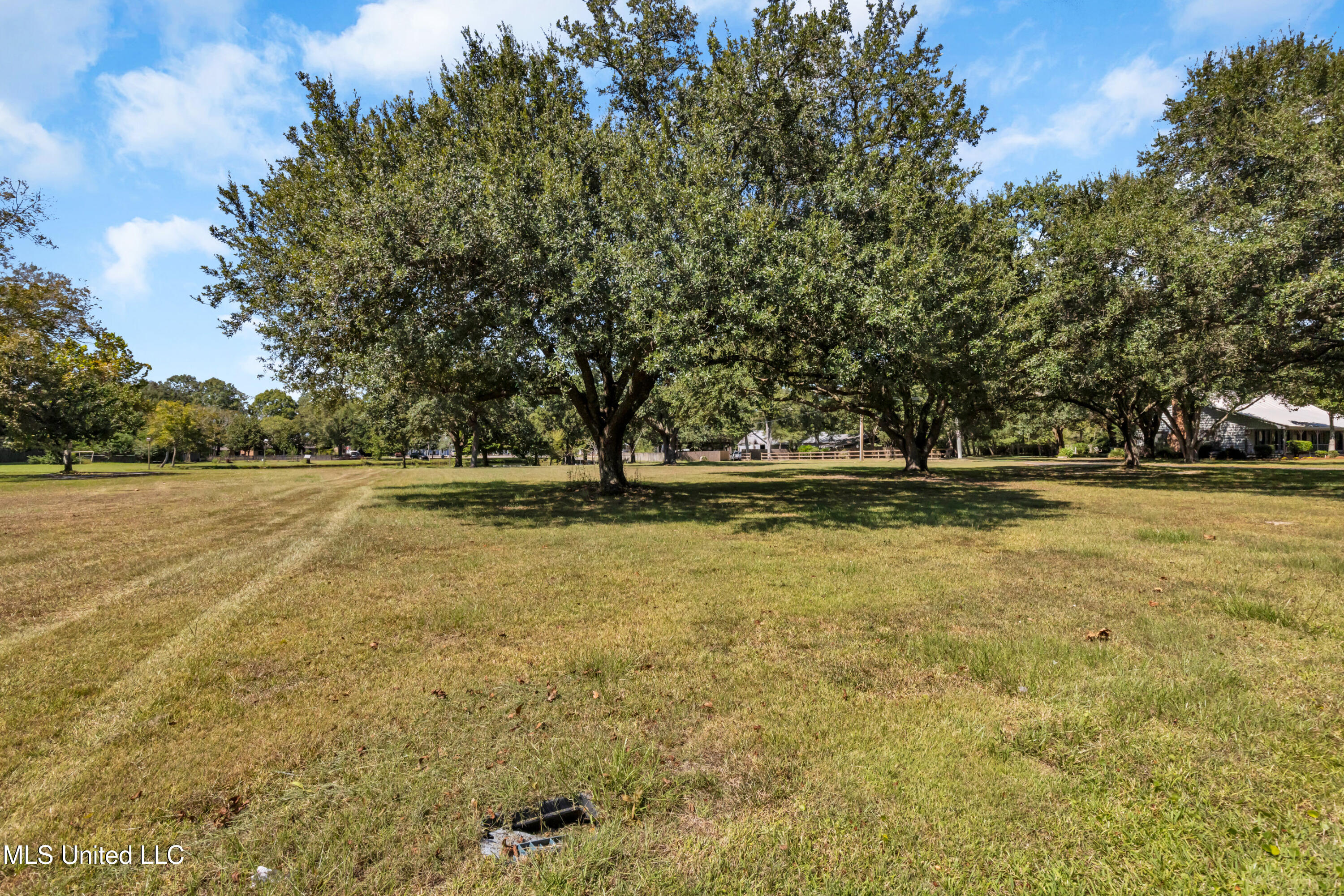 12529 Canal Road Property Photo 4