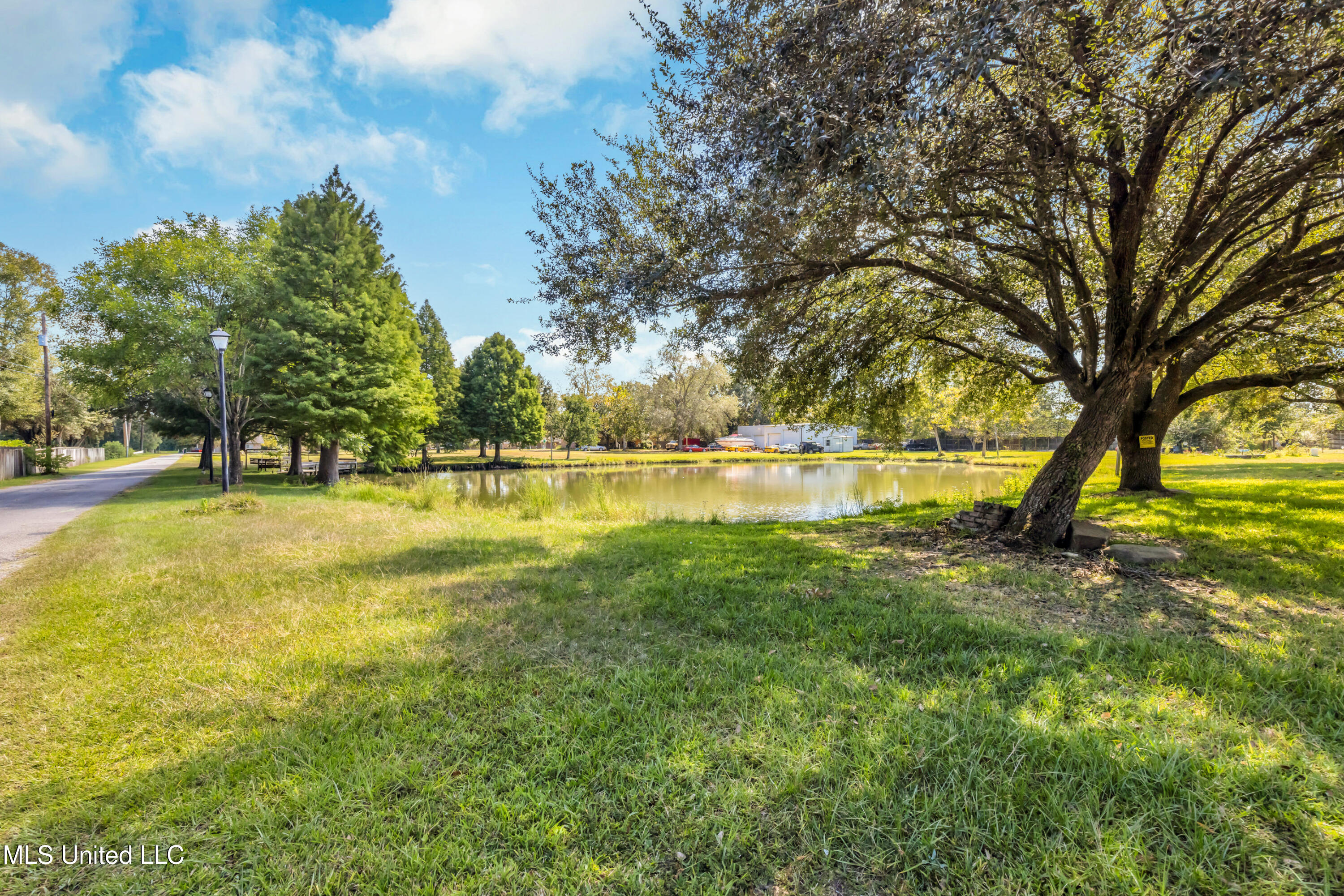 12529 Canal Road Property Photo 6