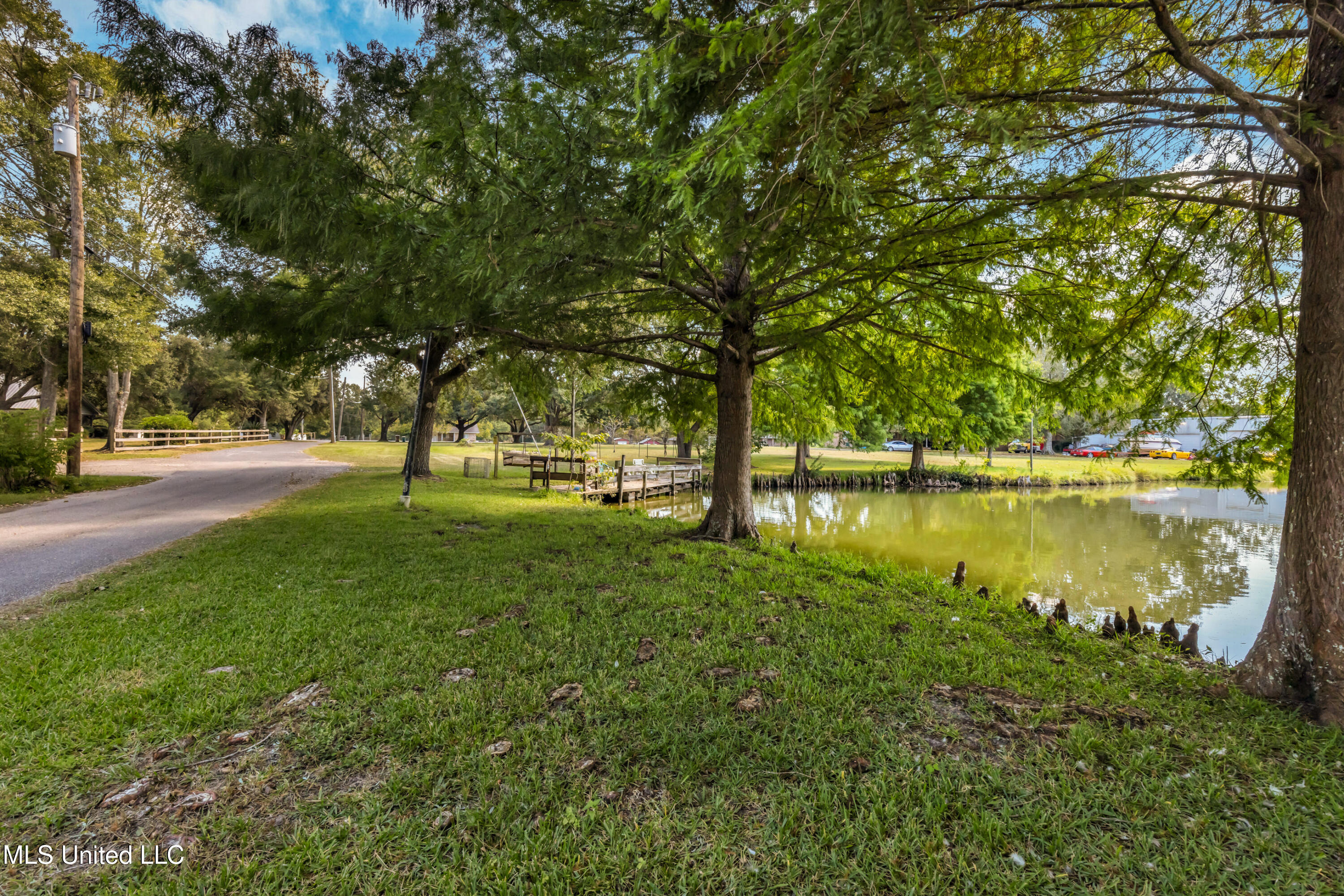 12529 Canal Road Property Photo 7