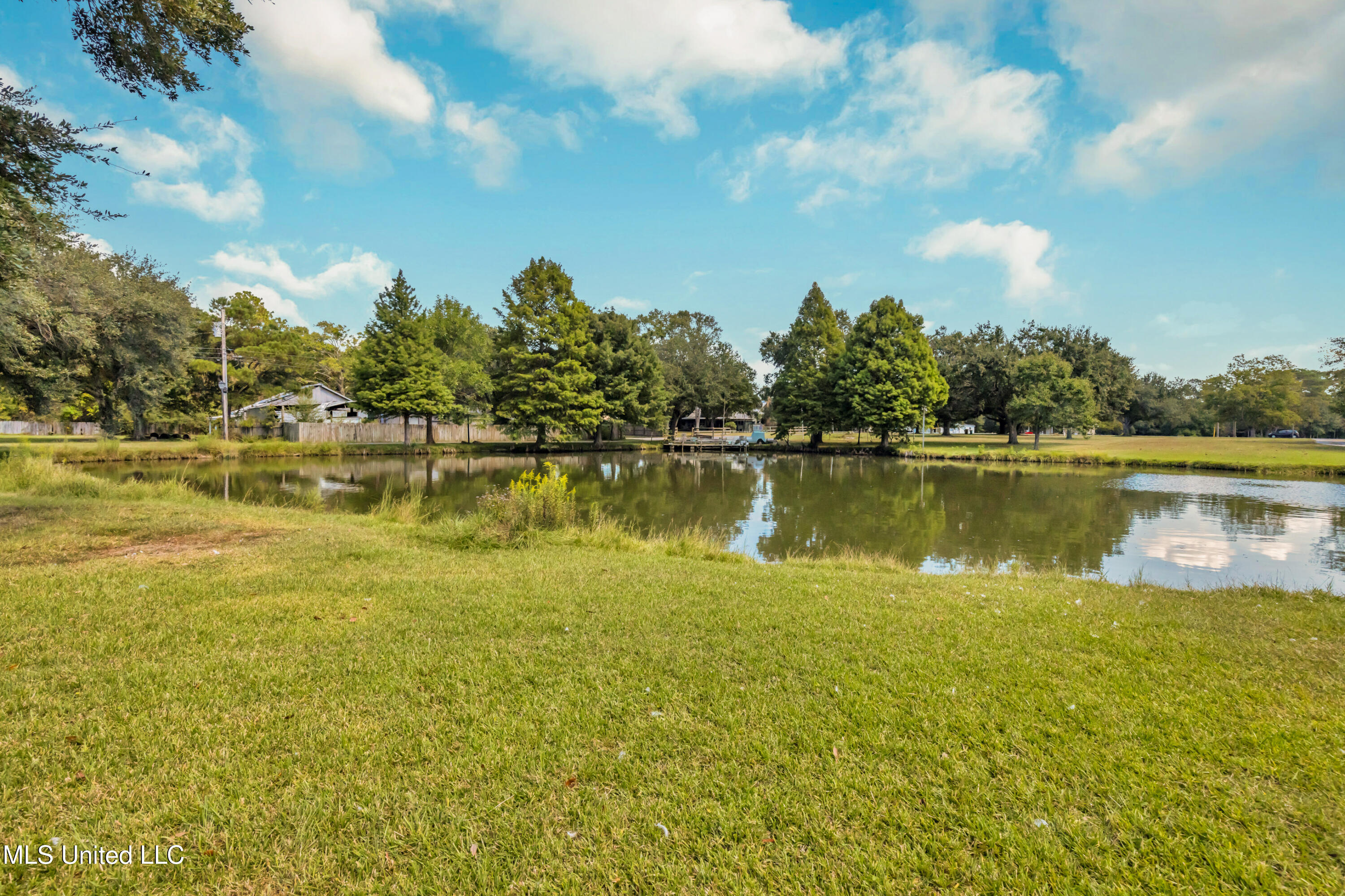 12529 Canal Road Property Photo 9