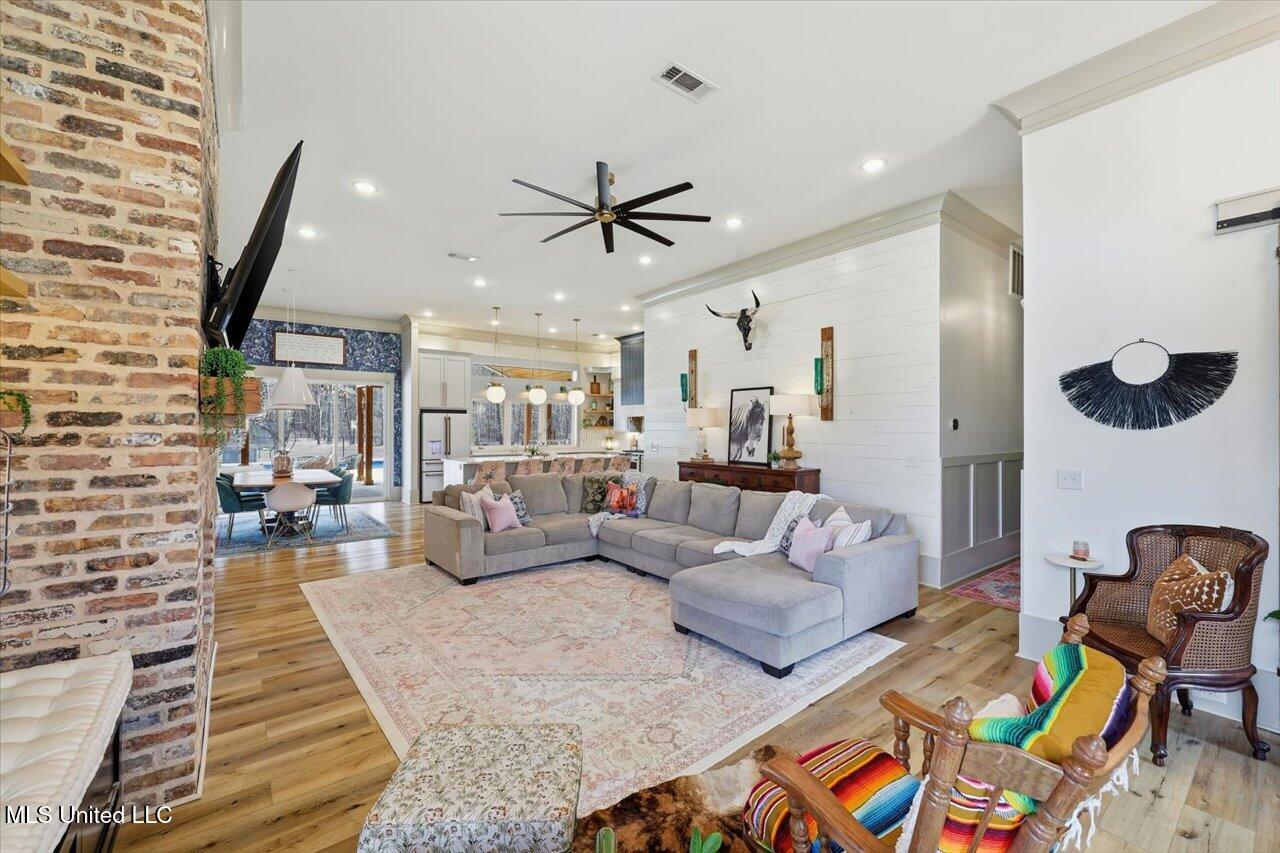 1503 Ainsworth Road Property Photo 2