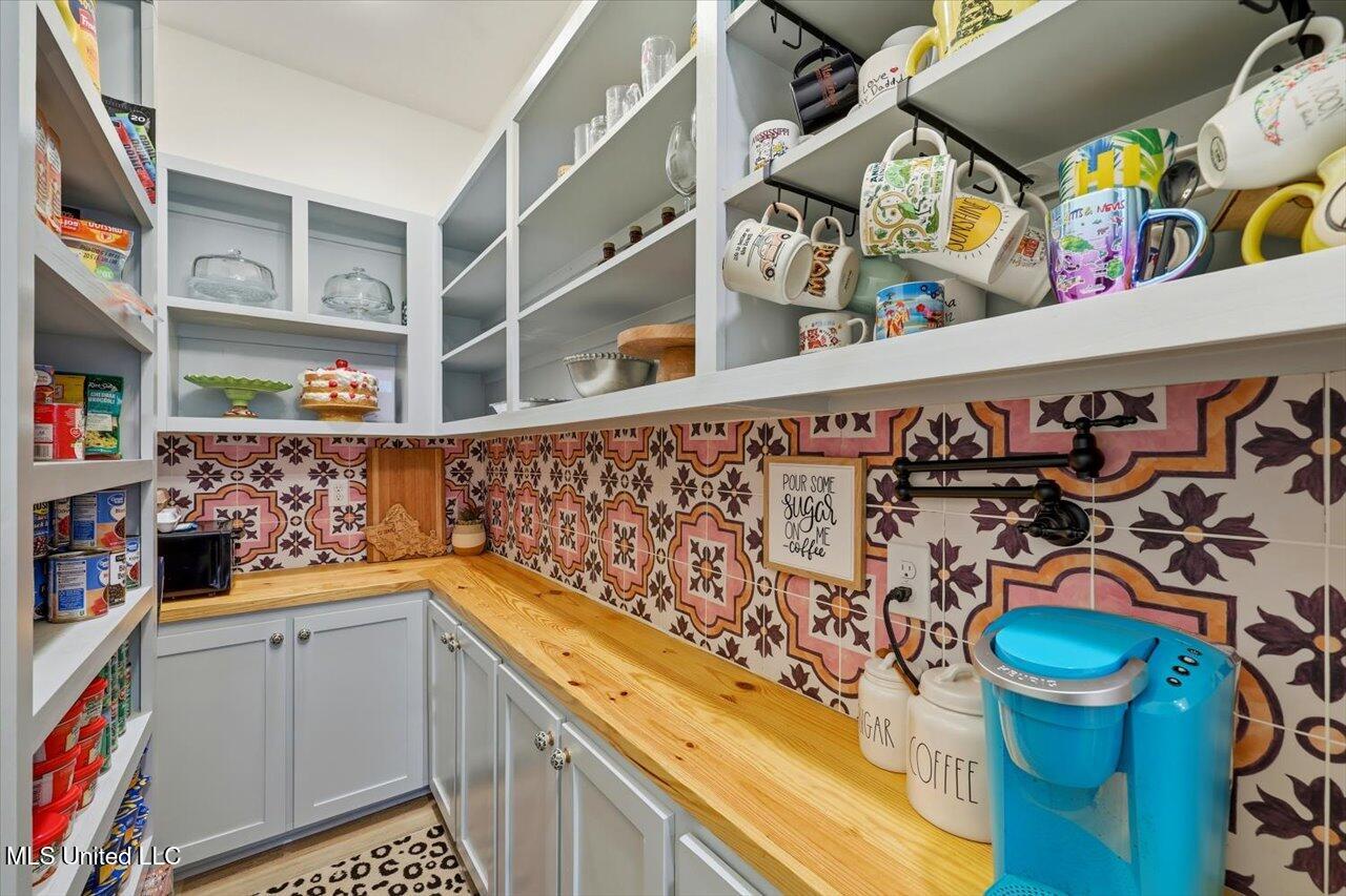 1503 Ainsworth Road Property Photo 10