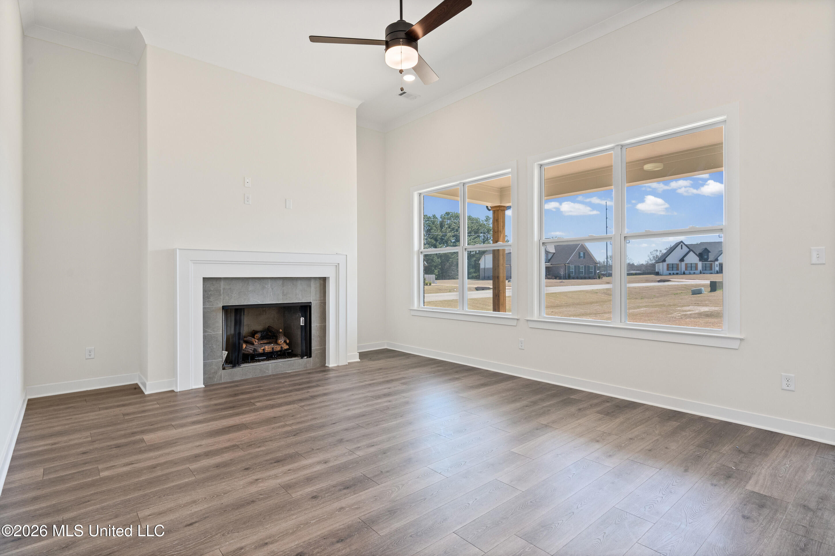 9135 Cedar Barn Cove Property Photo 5