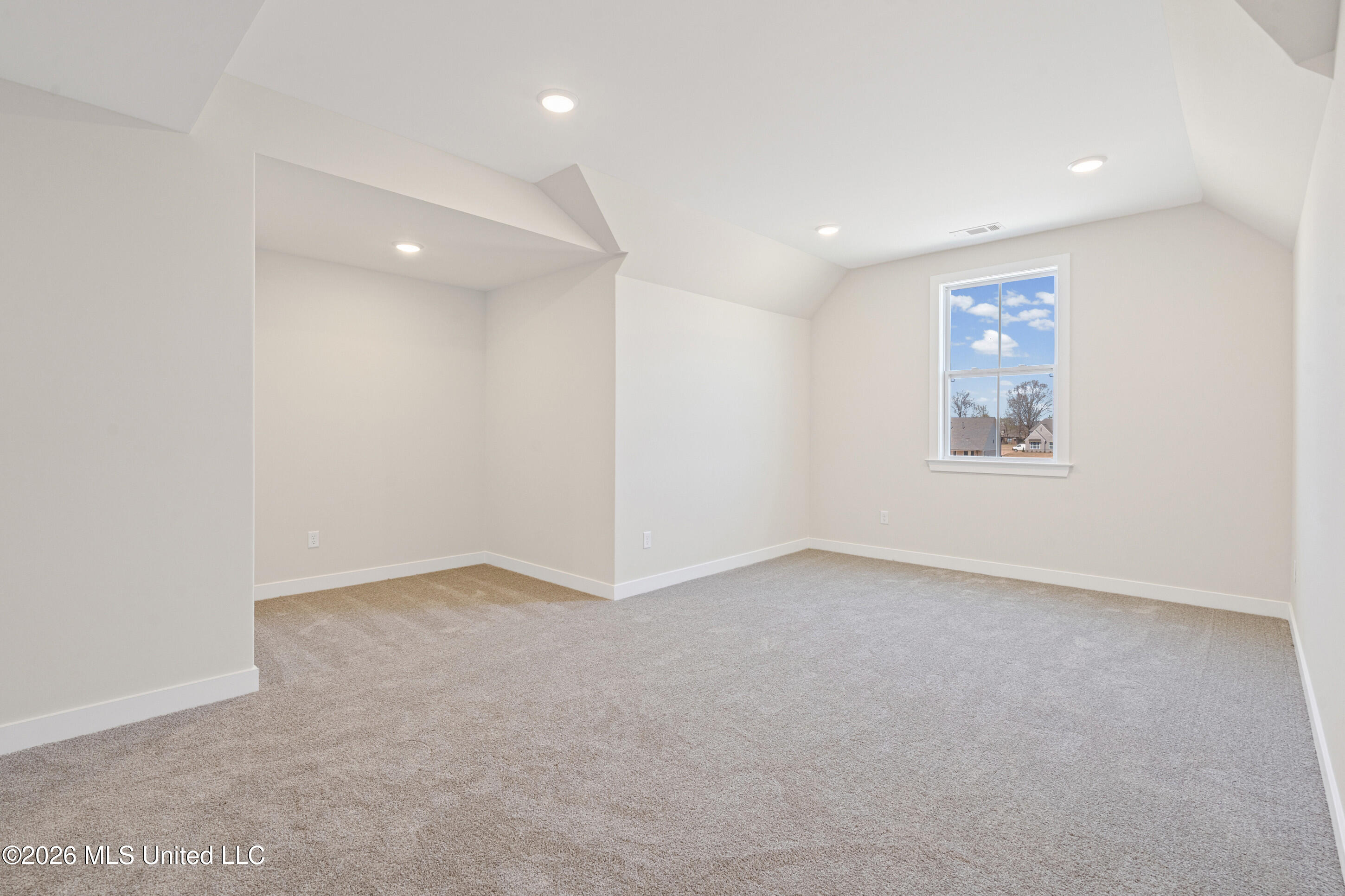 9135 Cedar Barn Cove Property Photo 16