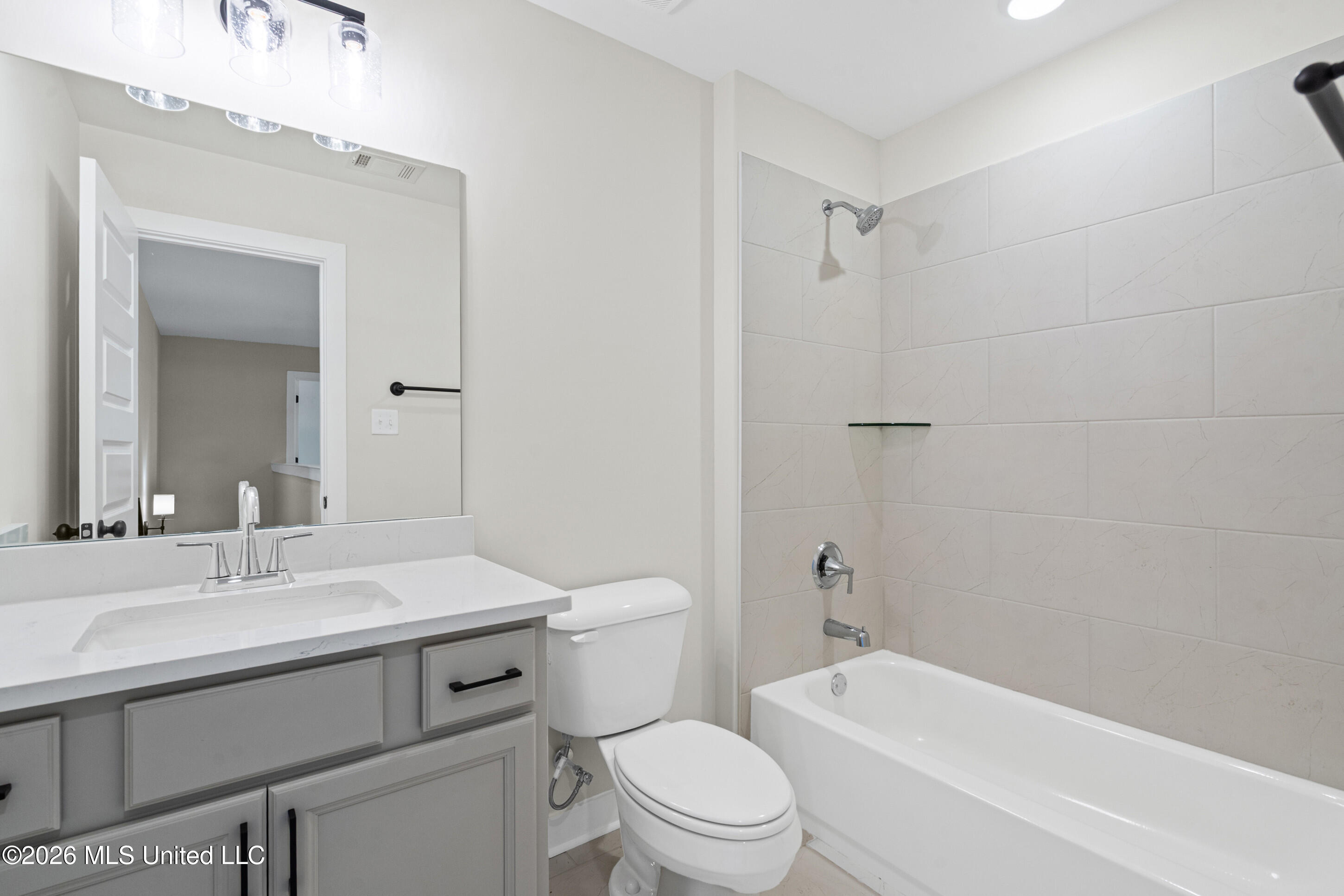 9135 Cedar Barn Cove Property Photo 18