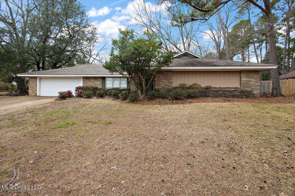 43 Stonegate Drive Property Photo 1
