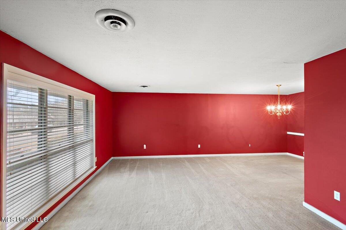 43 Stonegate Drive Property Photo 8