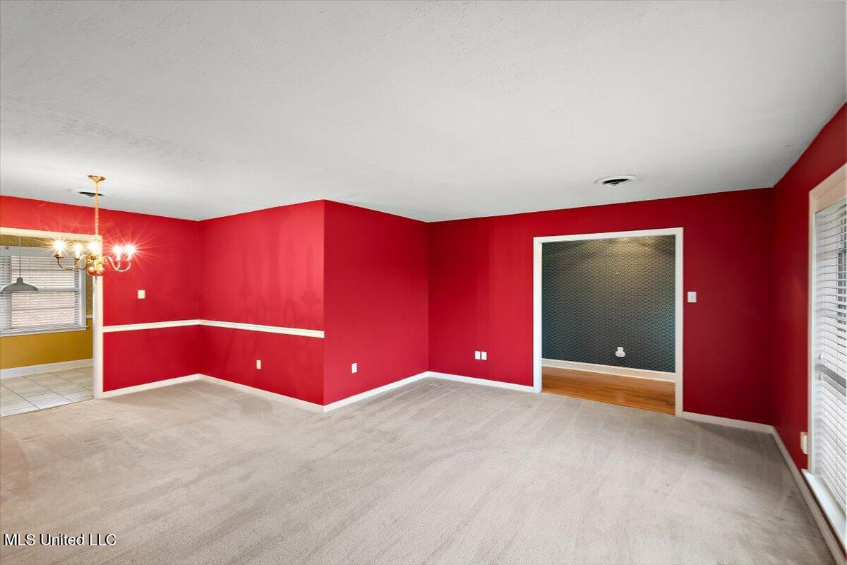 43 Stonegate Drive Property Photo 9