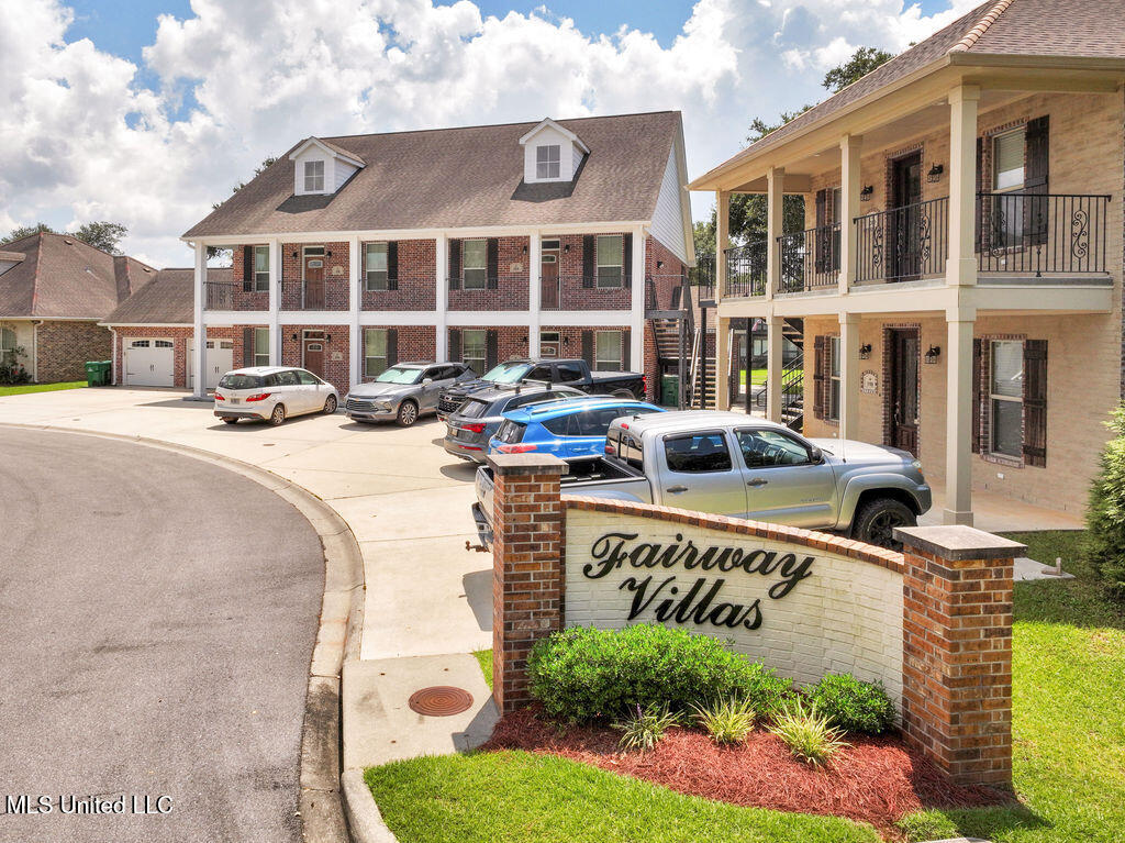 204 Fairway Villas Property Photo 1