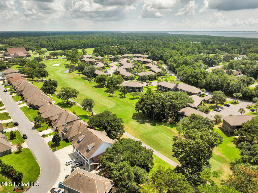 204 Fairway Villas Property Photo 3