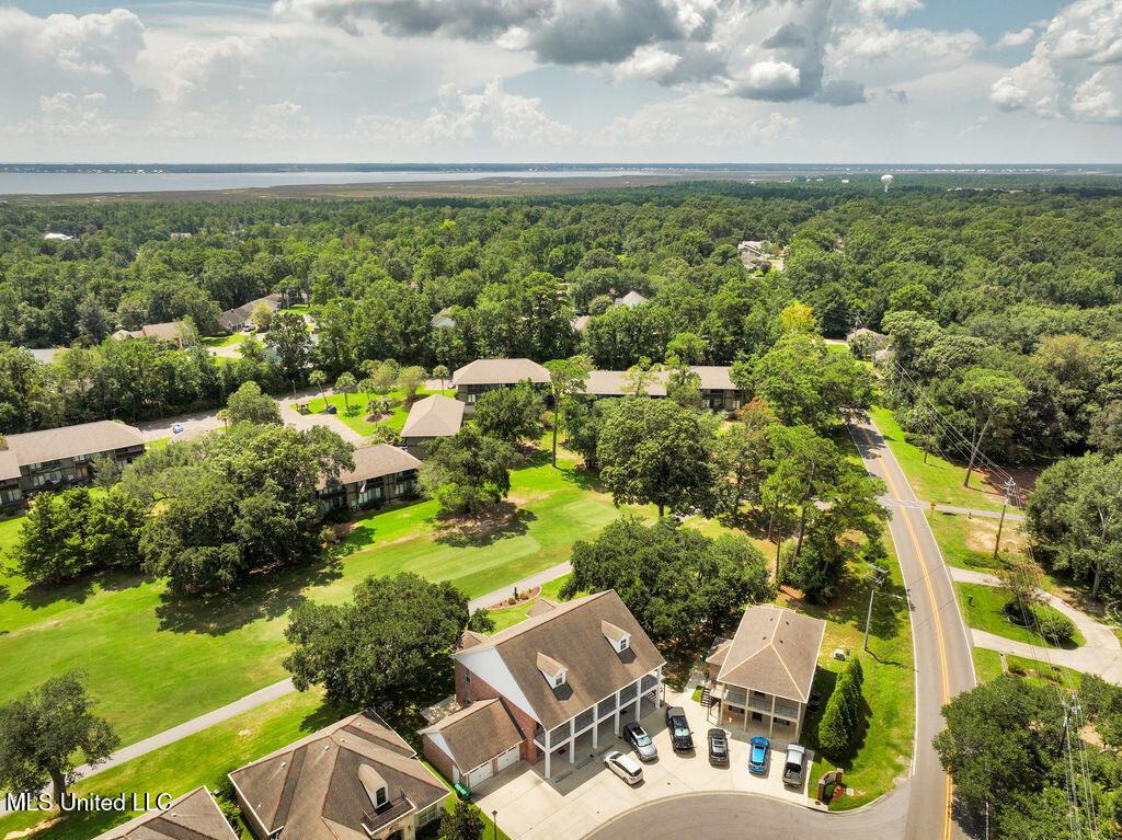204 Fairway Villas Property Photo 6