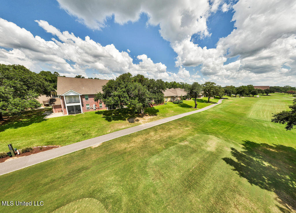 204 Fairway Villas Property Photo 8
