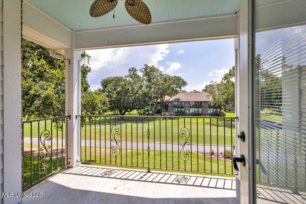 204 Fairway Villas Property Photo 11