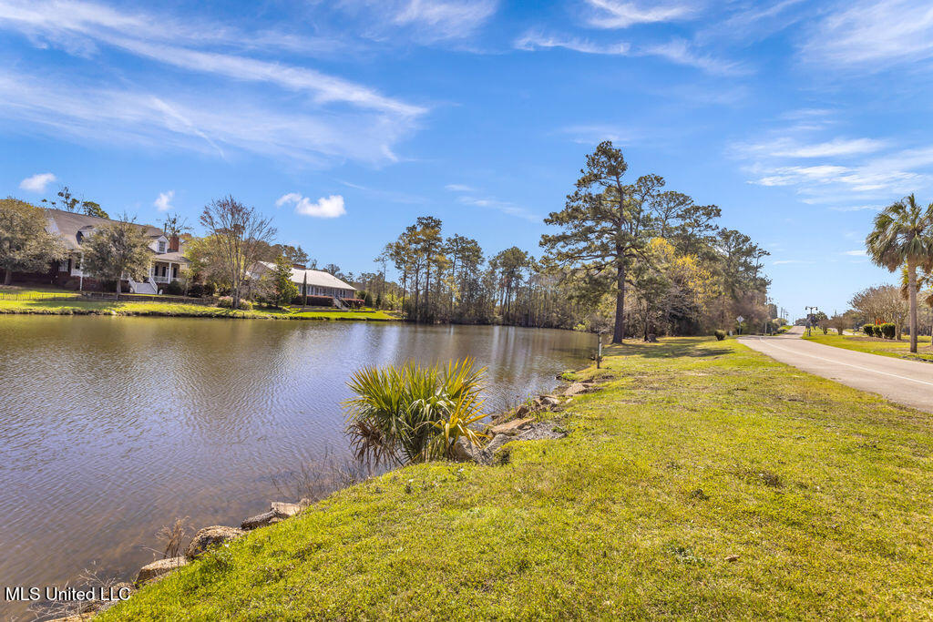 204 Fairway Villas Property Photo 18