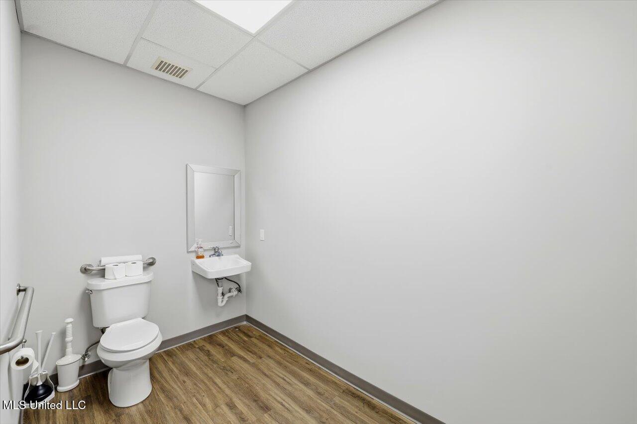 1488 Industrial Drive Property Photo 13