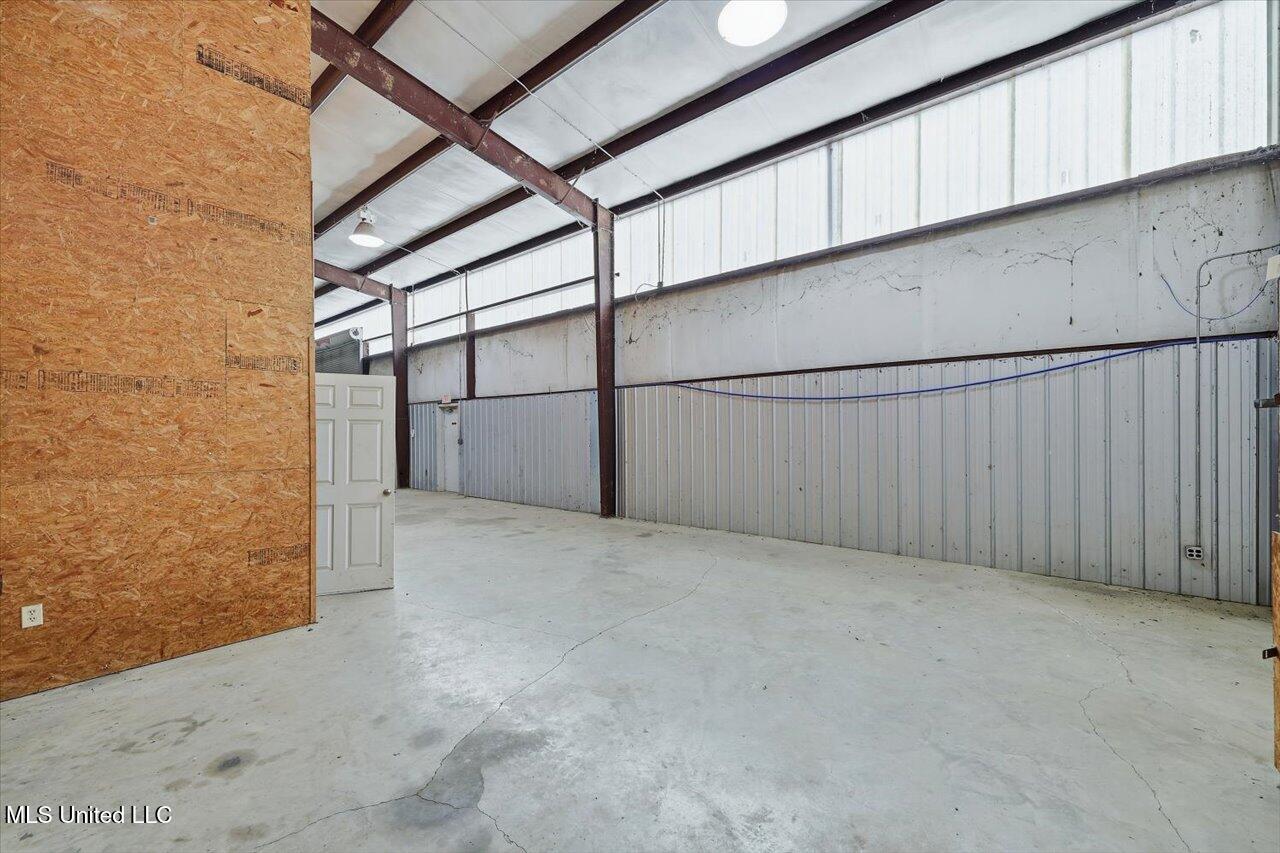 1488 Industrial Drive Property Photo 18